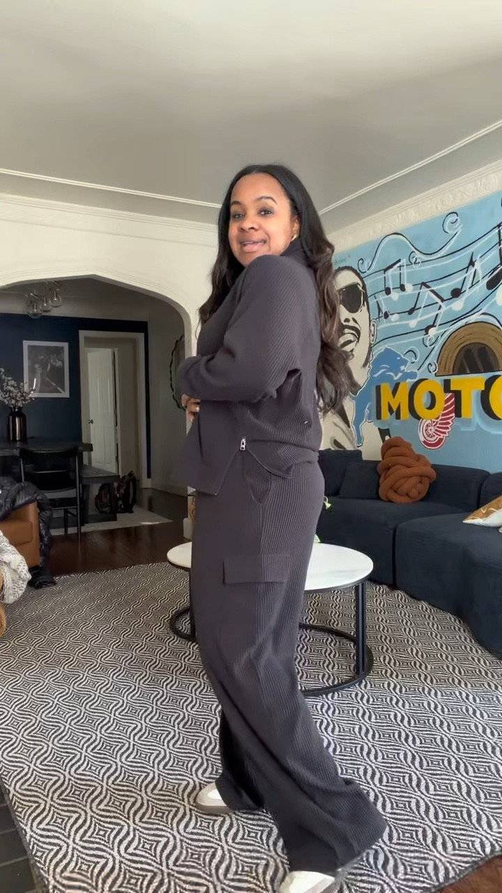 Loving this new Avia set!

#LTKMidsize #LTKFindsUnder50 #LTKdayinmylife