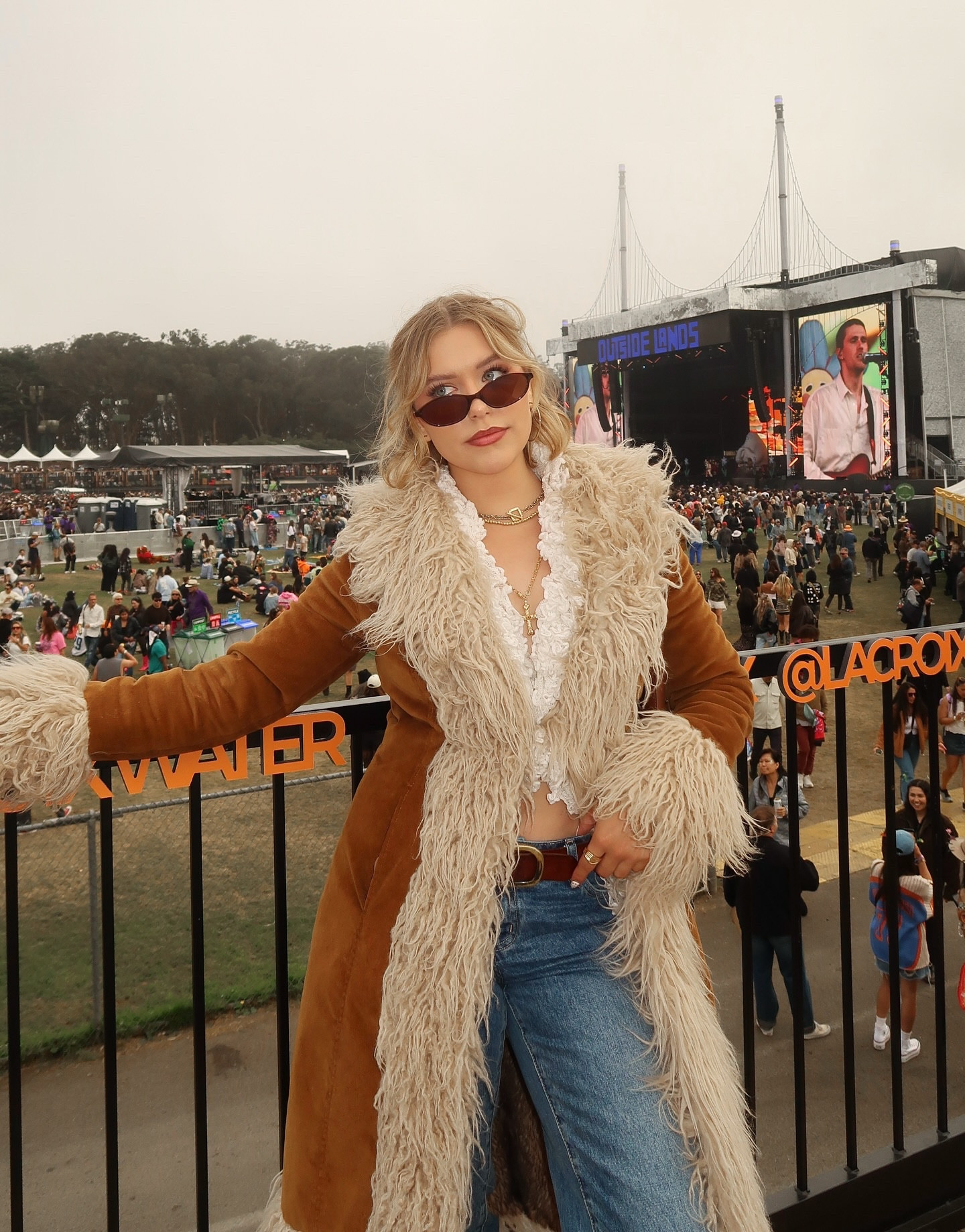 Got to be one of my fav looks of all time  !! Jacket and top were thrifted but I’ve linked similar 