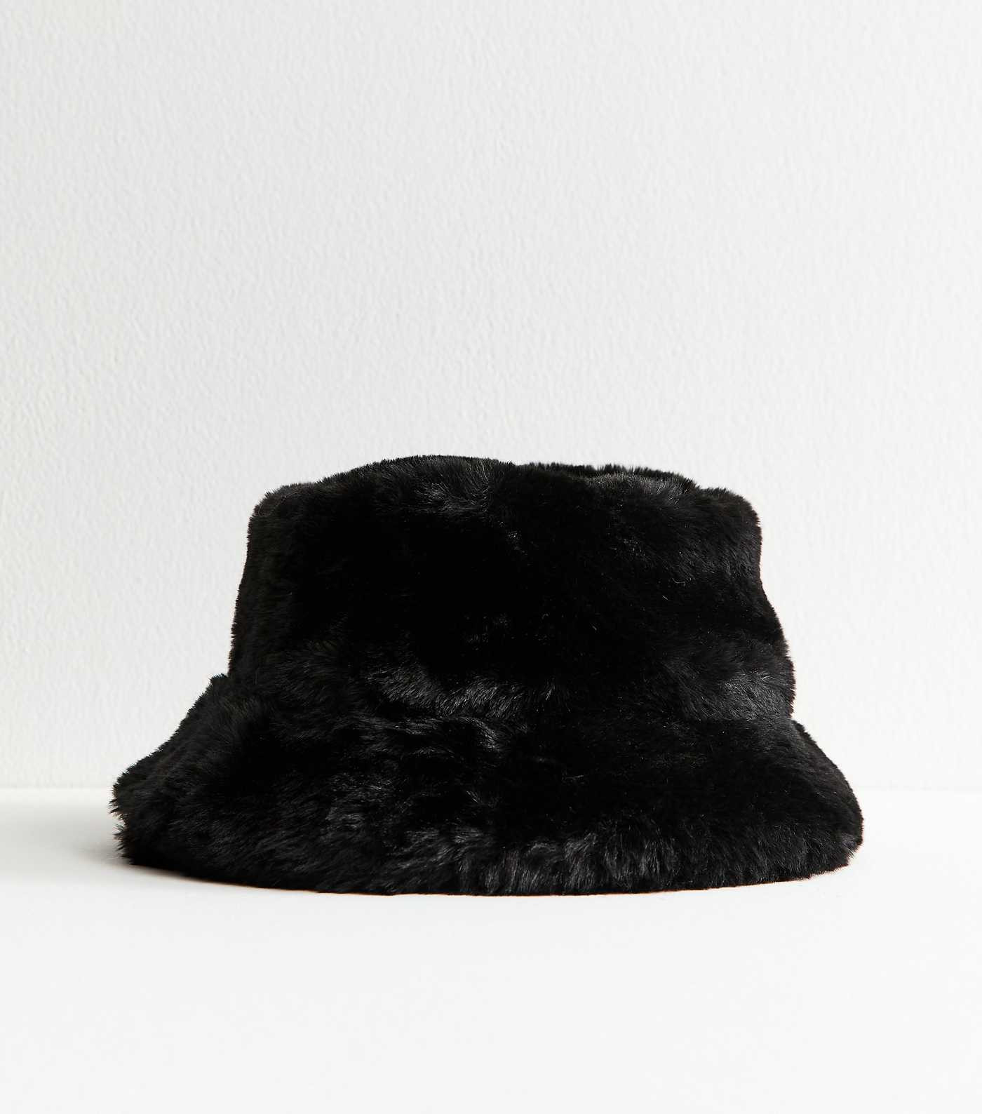 Black Faux Fur Bucket Hat | New Look | New Look (UK)