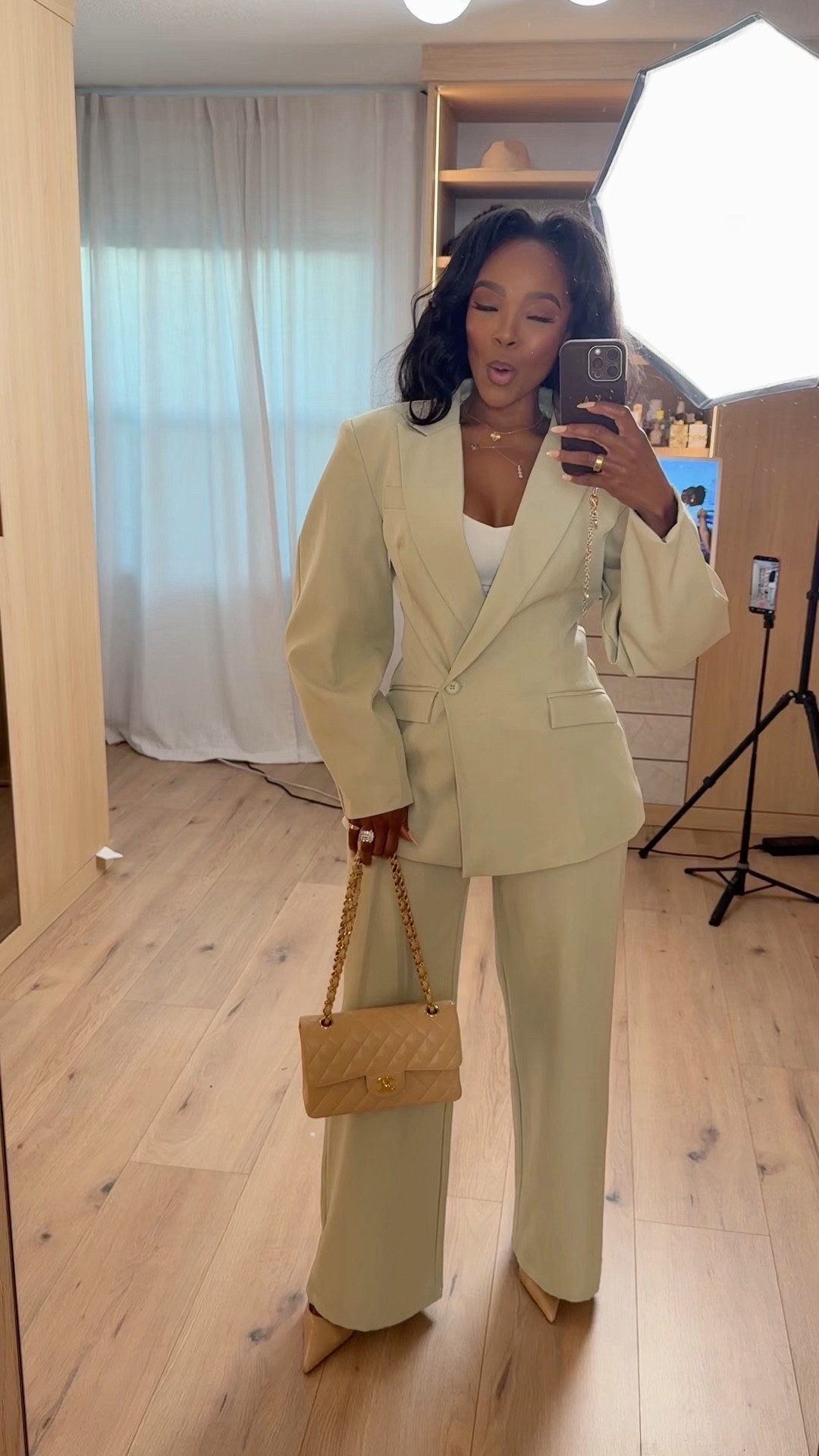 Scroll to shop this neutral tailored set 🤍

This soft-toned suit is the perfect mix of polished and modern—structured blazer with wide-leg trousers creates a timeless look you can style multiple ways, making it a strong investment piece with a low cost per wear over time.

Perfect for work, meetings, brunch, or elevated day-to-night looks.

📏 Measurements: 5’4”, 140 lbs, 34D bust, 27” waist, 40” hips

Follow me on Instagram and YouTube @kirasfashionfinds