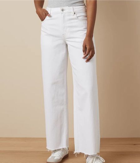 white jeans 