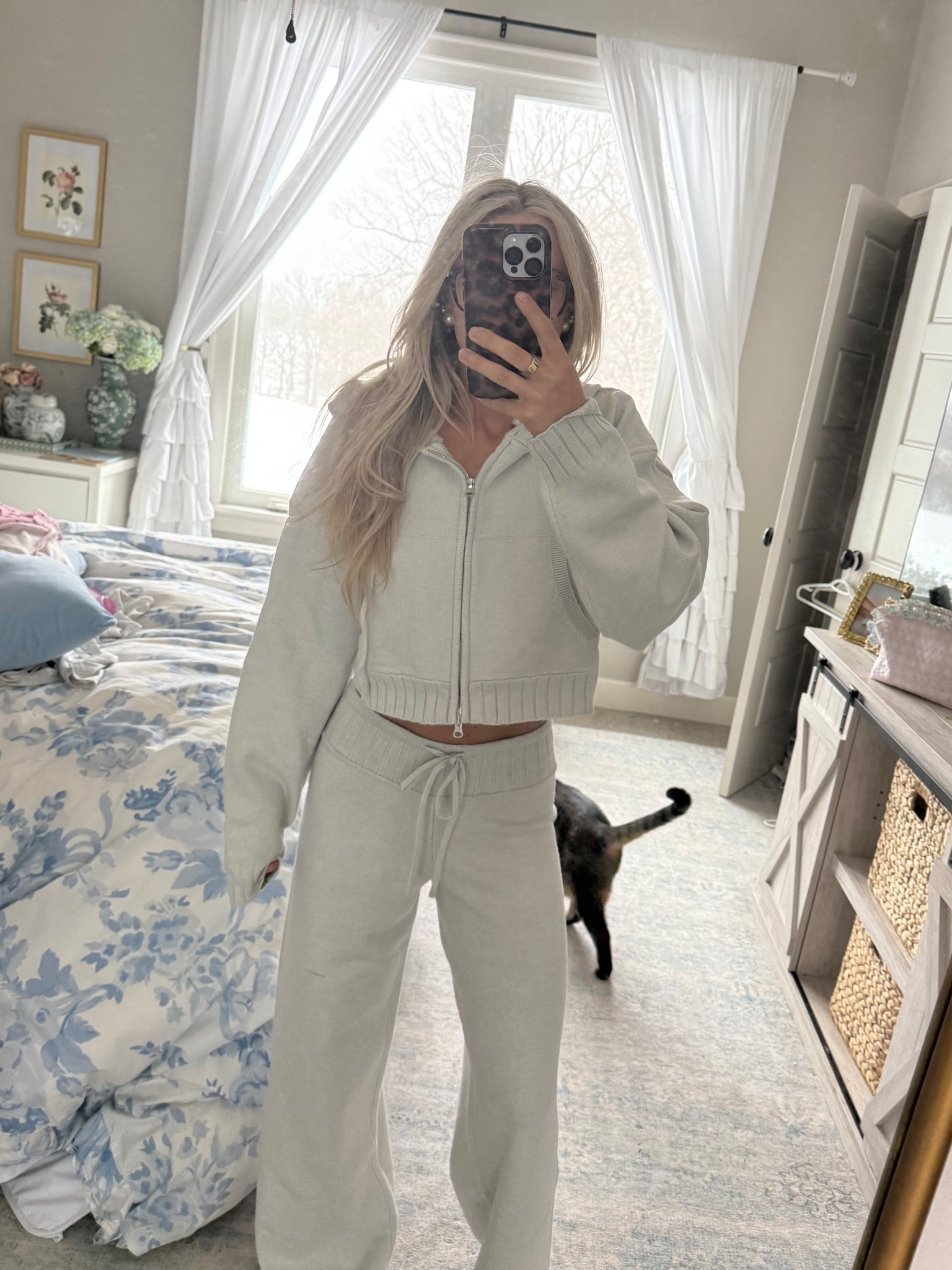 Snowed in fit 🤍❄️☃️