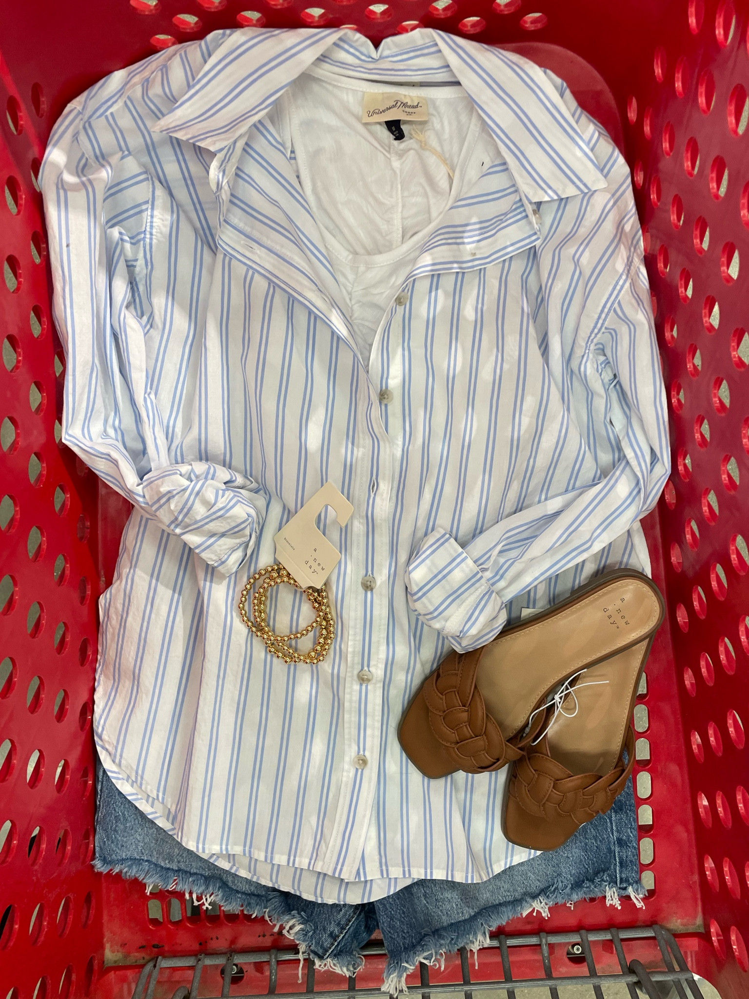 It’s giving spring to summer transition with this new OOTD Target style. Button down runs oversized, tank runs small so size up, shoes TTS (if between two sizes go up .5)

#LTKshoecrush #LTKSeasonal #LTKstyletip