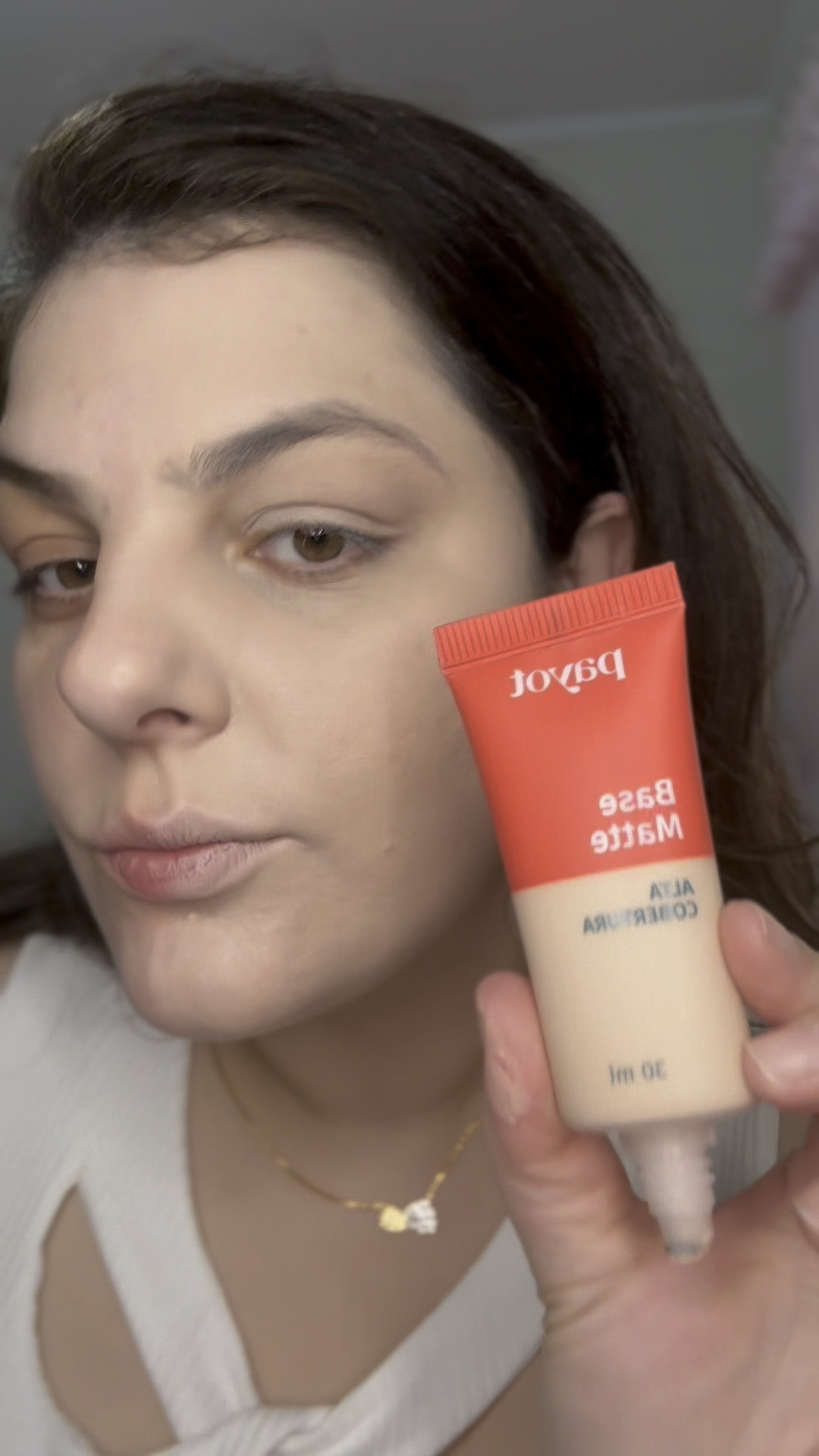 Base para pele oleosa e para quem gosta de alta cobertura com naturalidade. Tem niacinamida, que ajuda na oleosidade e acne. 
Alta cobertura, não transfere, resiste a água, mate, mas não muito seca. Minha cor é a 1 .
#base #indicaodemaquiagem #peleoleosa 

#LTKdicadeestilo #LTKbrasil #LTKbeleza