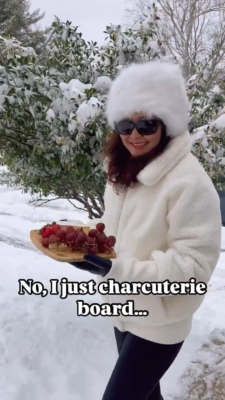 When they ask if I ski or snowboard…
No babe, I charcuterie board. 😌🧀✨
And yes, I’ll be doing it in my white Russian-style winter hat and faux fur because cozy glam is a sport of its own.

Serving winter luxury, mom energy, and snacks on demand.
Send this to your friend who also only trains for après-ski life. ❄️🤍



white russian style hat outfit, white faux fur winter outfit, winter hat for women, cozy winter fashion, apres ski outfit ideas, winter outfits for moms, glam winter aesthetic, charcuterie board humor, stylish winter accessories, women over 40 fashion, affordable winter outfits, winter fashion 2025

