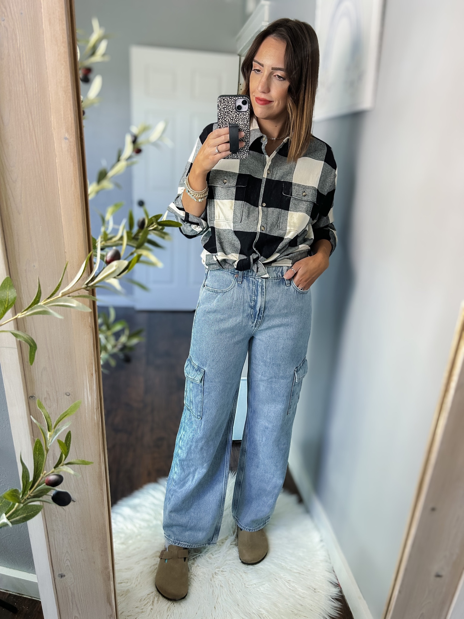 Old Navy fall outfits 
Oversized flannel boyfriend plaid shirt — TTS, M
Extra high waisted wide leg cargo jeans — TTS, 6
Birkenstocks — TTS, 40
Victoria Emerson cuff bracelet

#LTKfindsunder50 #LTKSeasonal #LTKstyletip