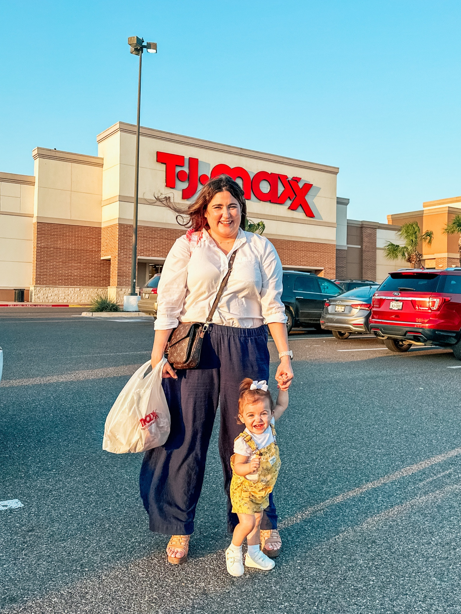 Linen pants blue pants baby overalls baby vans white button down wedges 

#LTKFind #LTKcurves #LTKkids