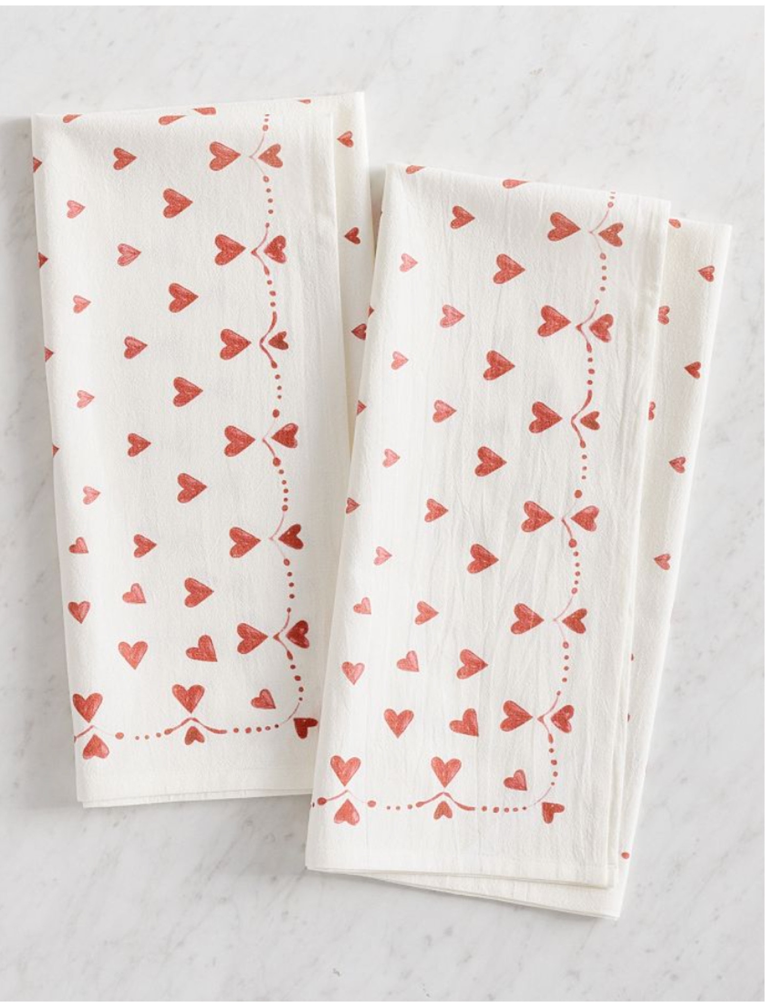 How cute are these Valentine’s heart tea towels.  Perfect for your bathroom or the kitchen.

#valentines #valentinesday #heartdecor #teatowel #valentinesdecor

#LTKhome #LTKfindsunder50 #LTKSeasonal