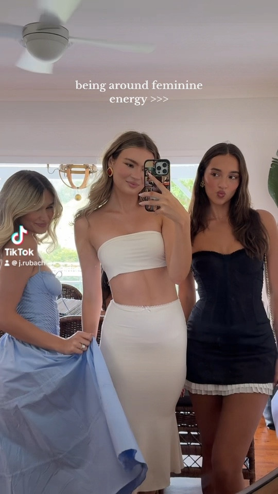 be your most feminine self in these Ohpolly in the garden outfits on my friends and I 💓💓