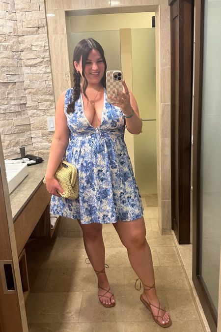 New Abercrombie dress! Love the tie front detail & the print! Wore this for dinner on my vacation in Costa Rica! 

Dress - large tall 
Shoes - 10 
*exact bag color sold out but linked the same in the multi color 

Abercrombie, abercrombie dress, summer dress, vacation dress, vacation style, vacation outfit 



#LTKSeasonal #LTKstyletip #LTKmidsize
