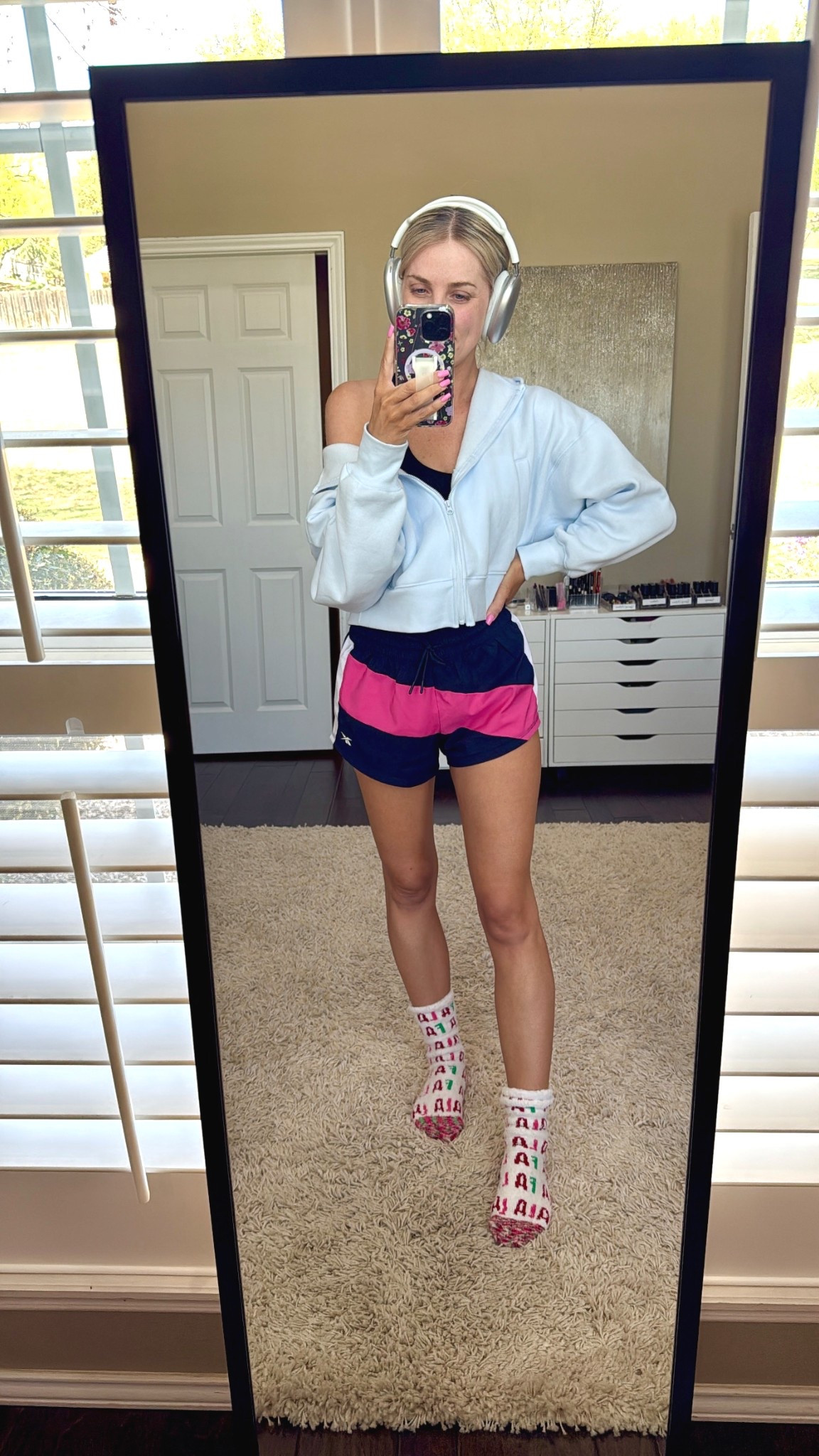 ICE BLUE cropped zip up! 

#houseofcolourwinter #hocwinter #iceblue