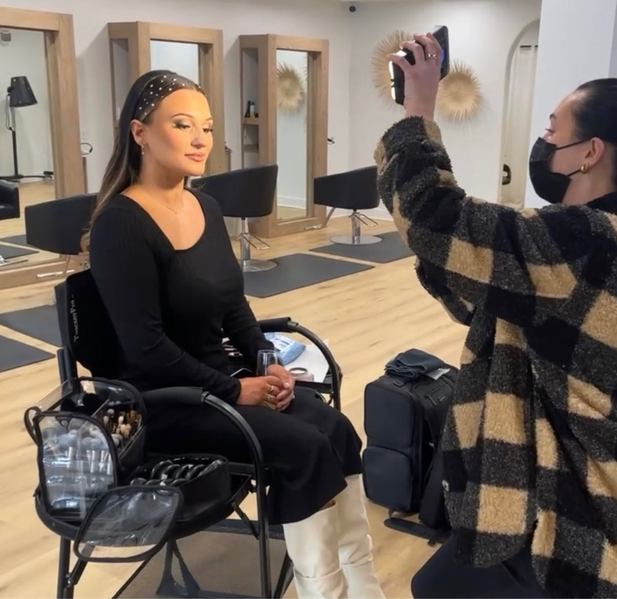 makeup light I use for all my artistry content & my chair I take to jobsites 🖤💄

#LTKtravel