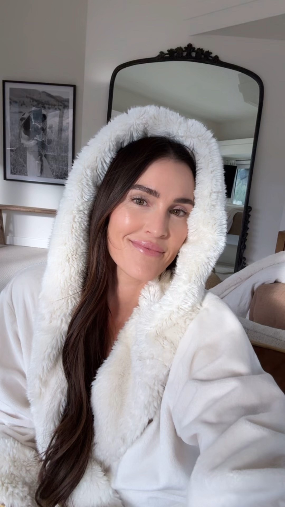 My favorite faux fur robe that would make for a great cozy holiday gift 🙋🏻‍♀️



#LTKHoliday