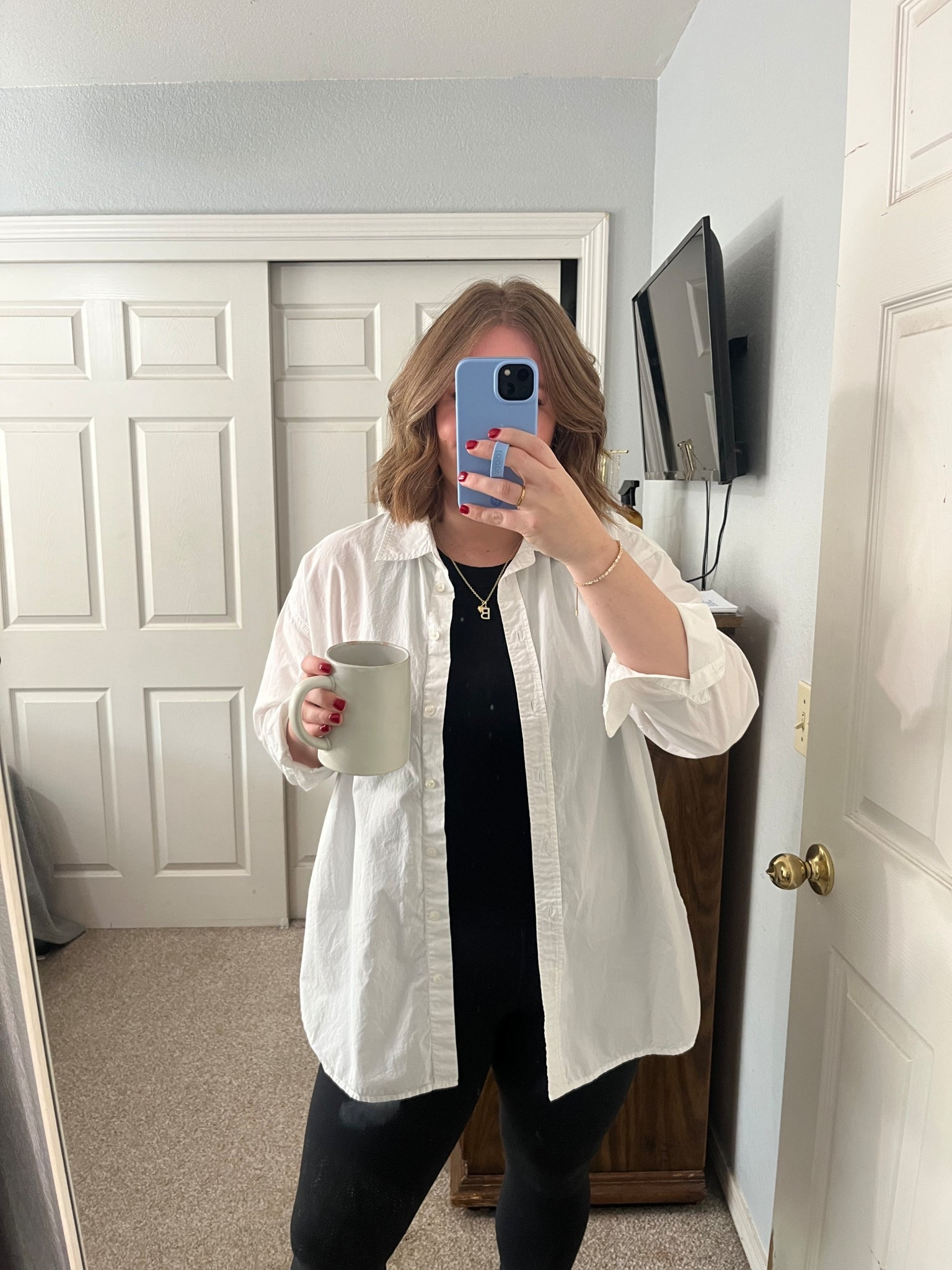 4.28 ootd // a button down is the perfect layer for an Athleisure look. This one is a lightweight 100% cotton material 

#LTKStyleTip #LTKMidsize