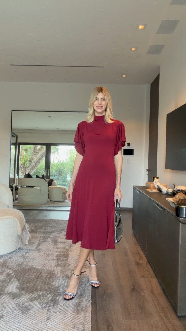 I love the shape of this dress! ♥️

#LTKgrwm #LTKootd #LTKHoliday