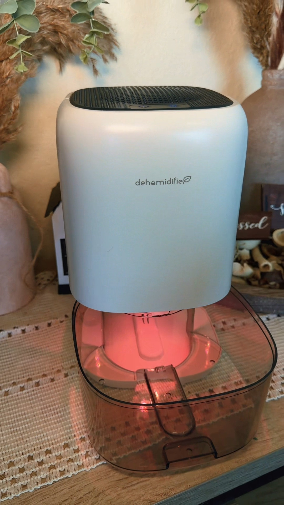 Small Room 1L Dehumidifier 

https://www.tiktok.com/t/ZP8msombS/

#LTKHome #LTKSaleAlert