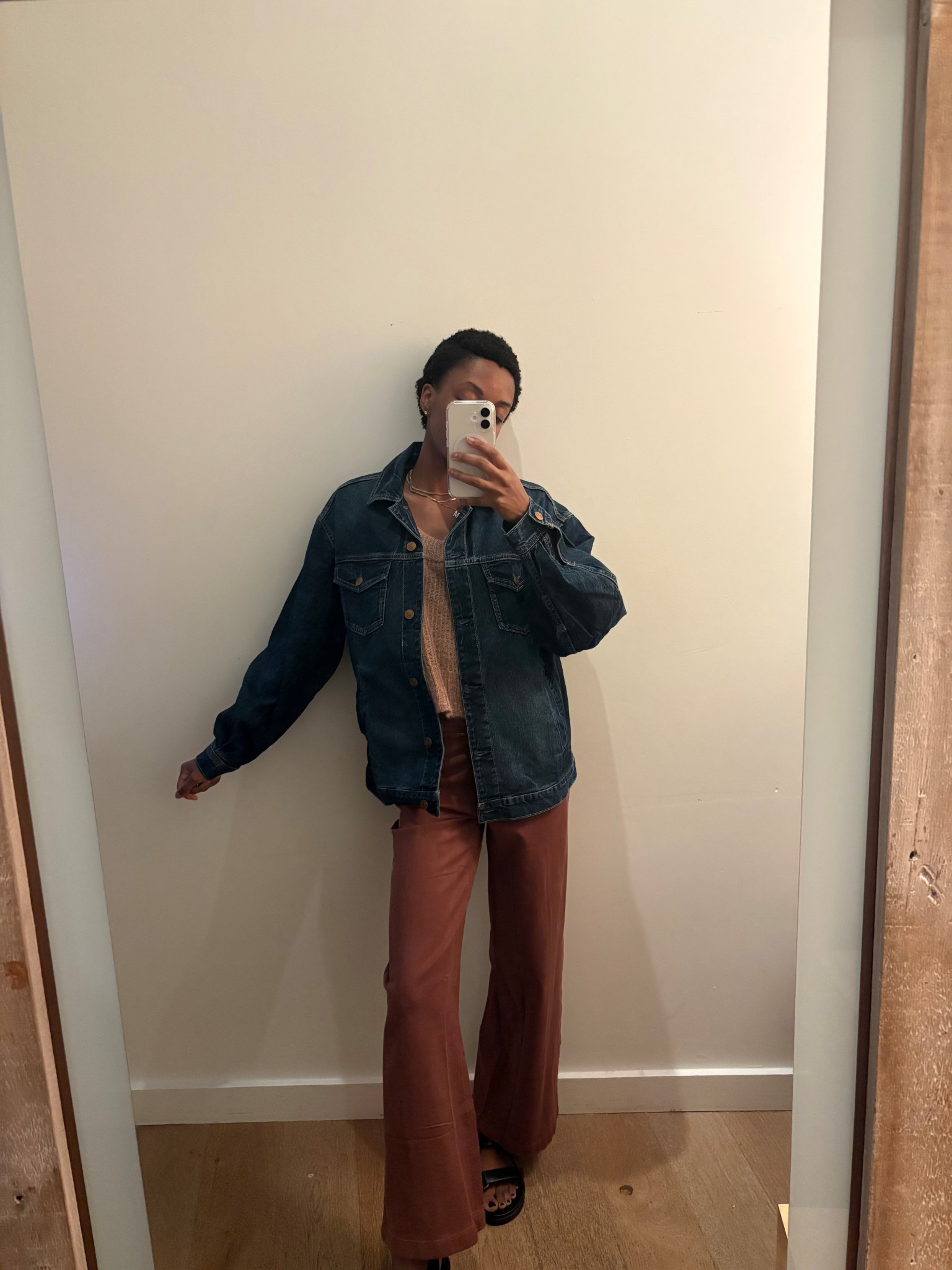 Oversized denim jackets are an easy way to elevate an outfit. This dark wash denim enhances the colors of this fit, obsessed. 

American Eagle
Style
Styling 
Fall fashion 
Fall outfits
Outfit ideas
Everyday style
Denim jacket 
Fall colors 

#LTKStyleTip #LTKSaleAlert #LTKSeasonal