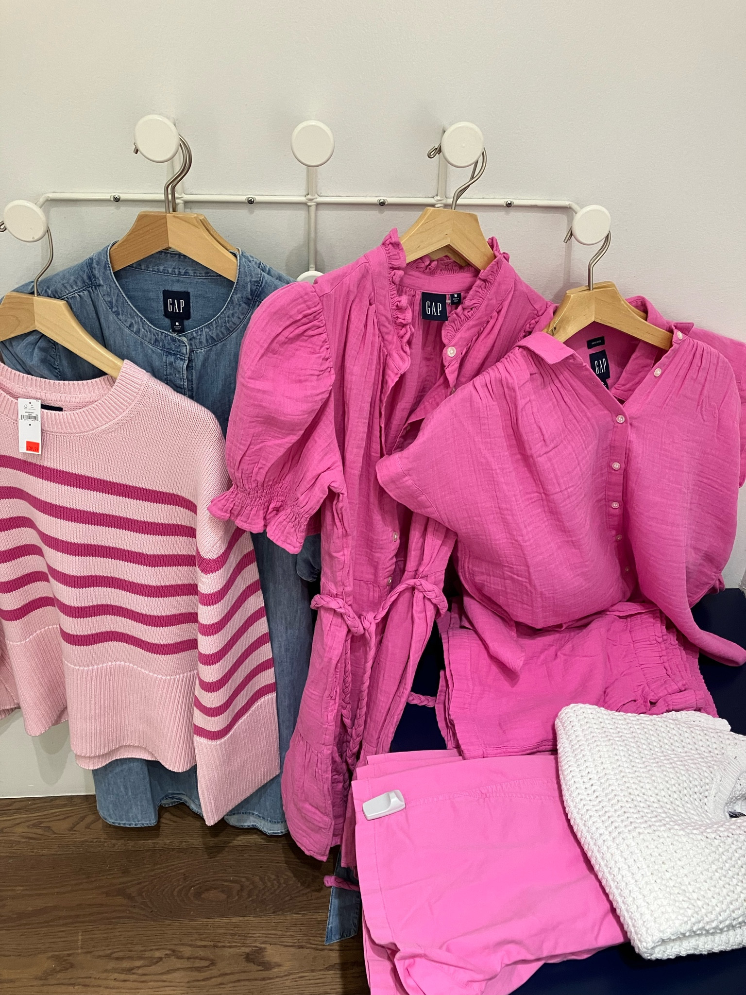 Pink, spring, petite, midsize, gauze, summer, puff sleeves, pink stripes, GAP, travel, vacation, beach, pool

#LTKfindsunder100 #LTKmidsize #LTKsalealert
