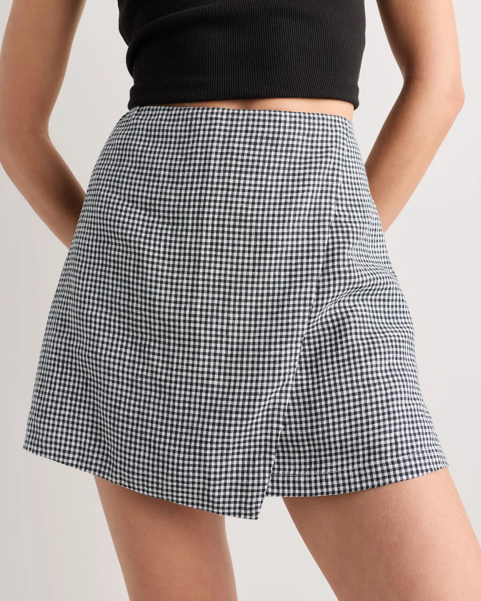 100% European Linen Skort in Classic Mini Gingham | Quince