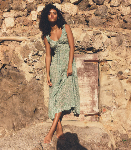 D�?EN Emmaretta Dress -- Peridot Tea Floral - Size - L Cotton Floral Print Sleeveless Prairie Vintage-inspired Effortless | DOEN