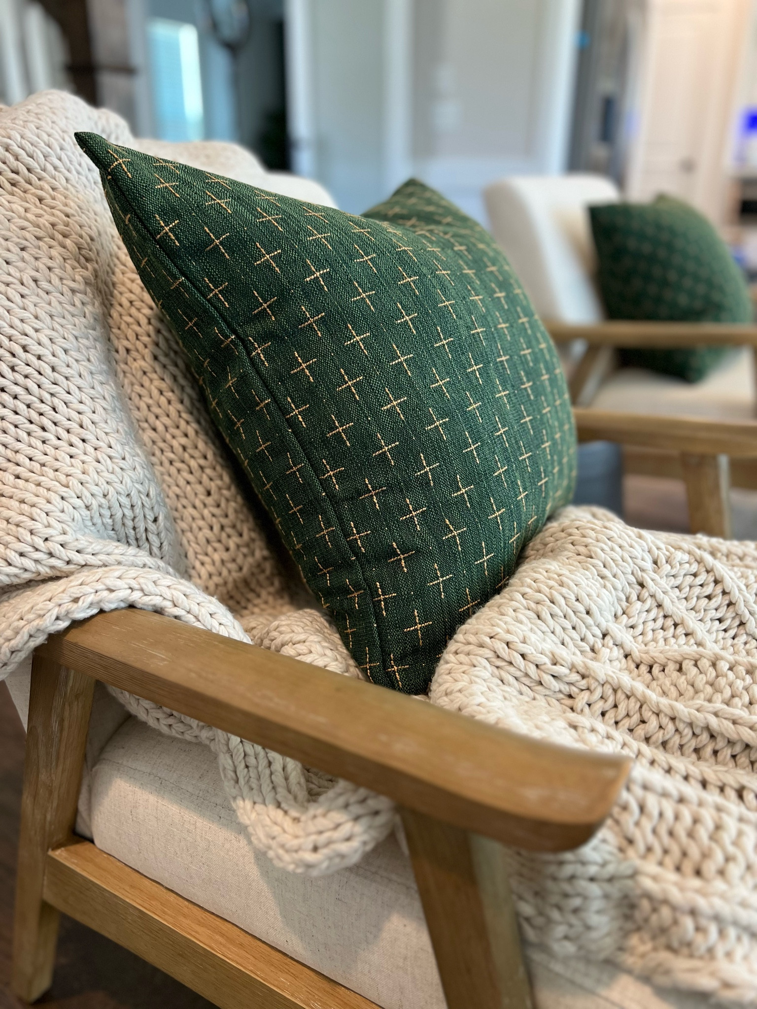 Christmas pillows

Holiday pillows, holiday pillow covers, Christmas pillow covers, green pillows, dark green pillows, holiday decor 

#LTKSeasonal #LTKHome #LTKHoliday