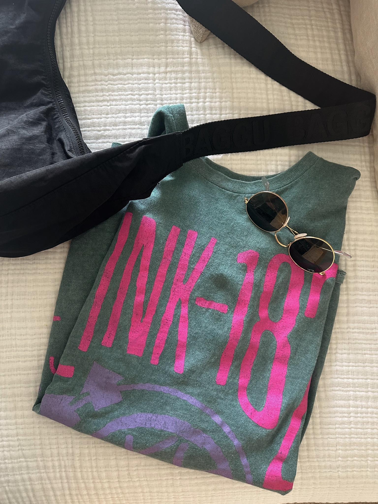 oversized graphic tee perfect for the bump! 

wearing size S/M🤰🏼

#LTKStyleTip #LTKBaby #LTKBump