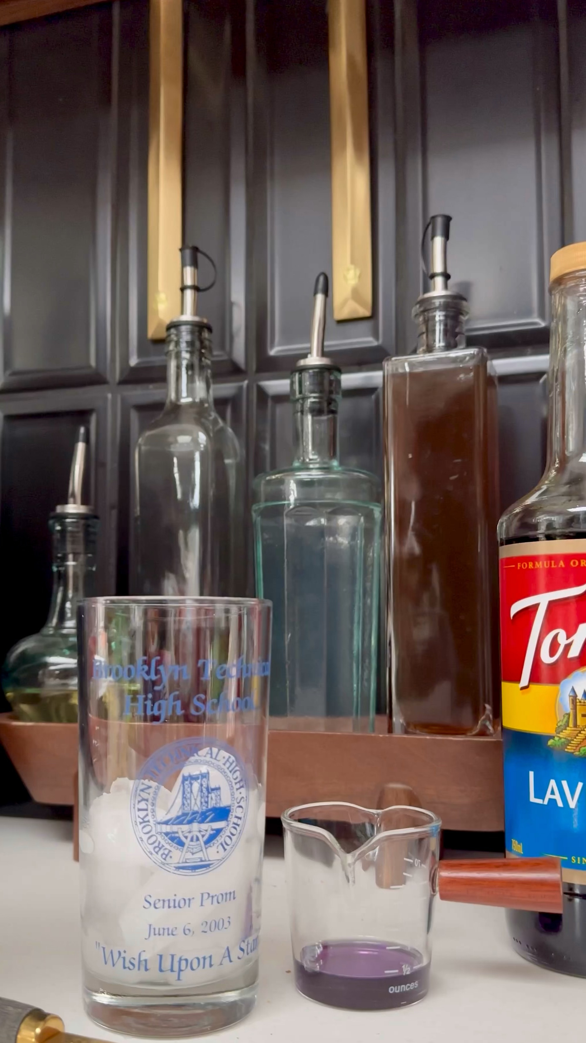 perfect-for-spring #mocktail —

🍋 simply lemonade
🫚 canada dry gingerale
💜 torani lavendar syrup 
🤎 pure vanilla extract
🍃 torani peppermint syrup
🧊 cubed ice 

stir and enjoy 🤤

#LTKSeasonal