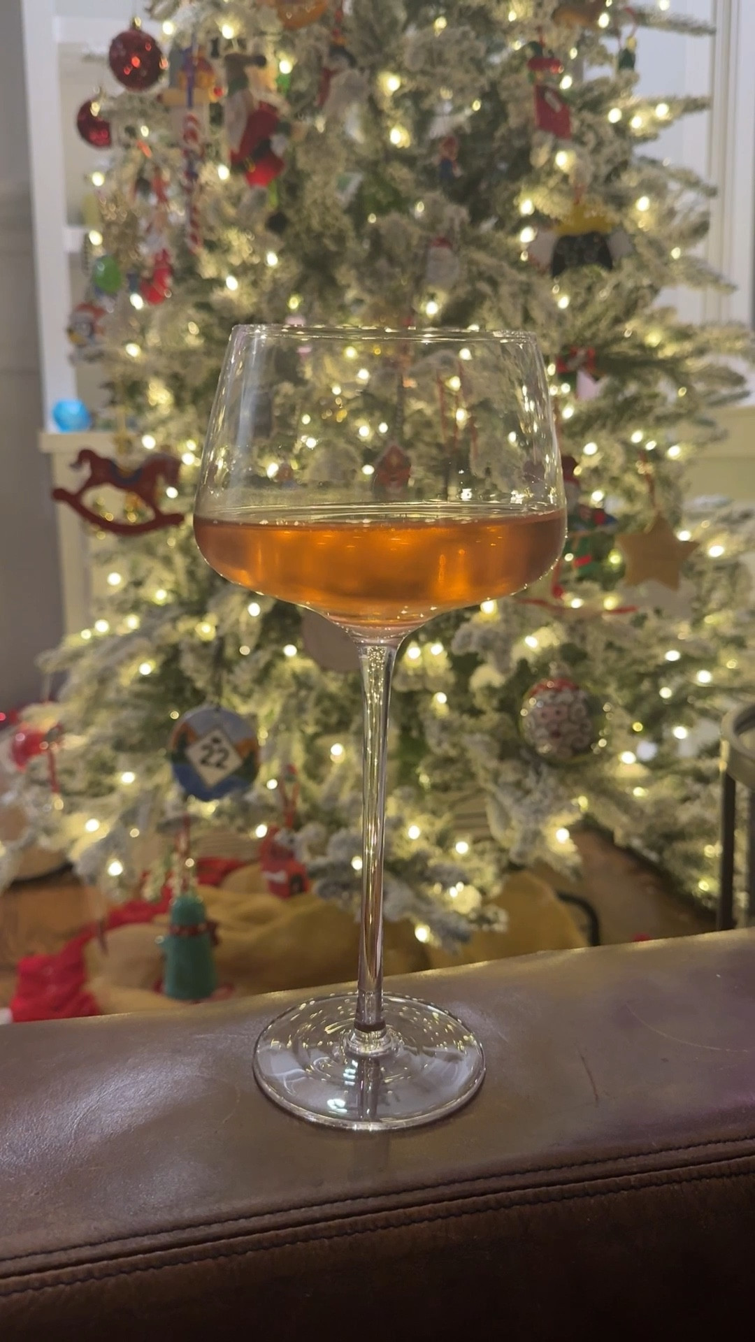 I saw these glasses on a post on IG. They caught my eye immediately, and I had to have them. And so did you 