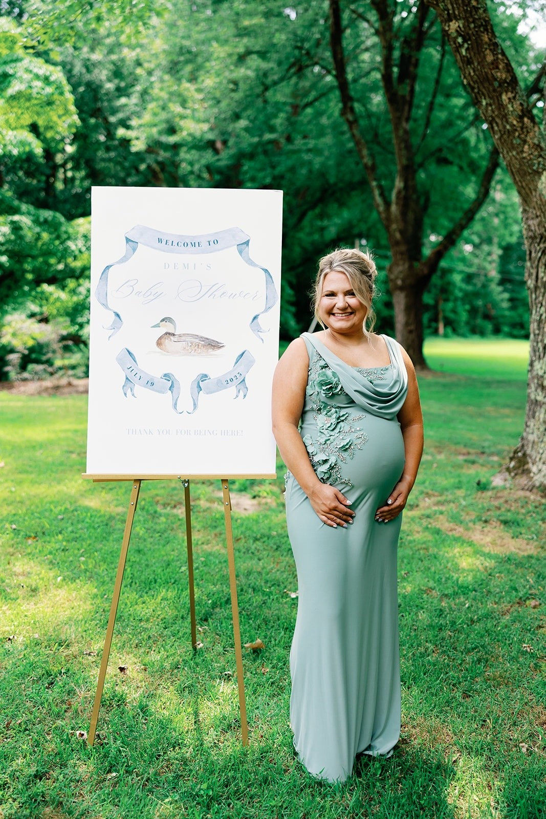 The most gorgeous dress for my baby shower 💚
I sized up 2 sizes and the material is a jersey stretch 