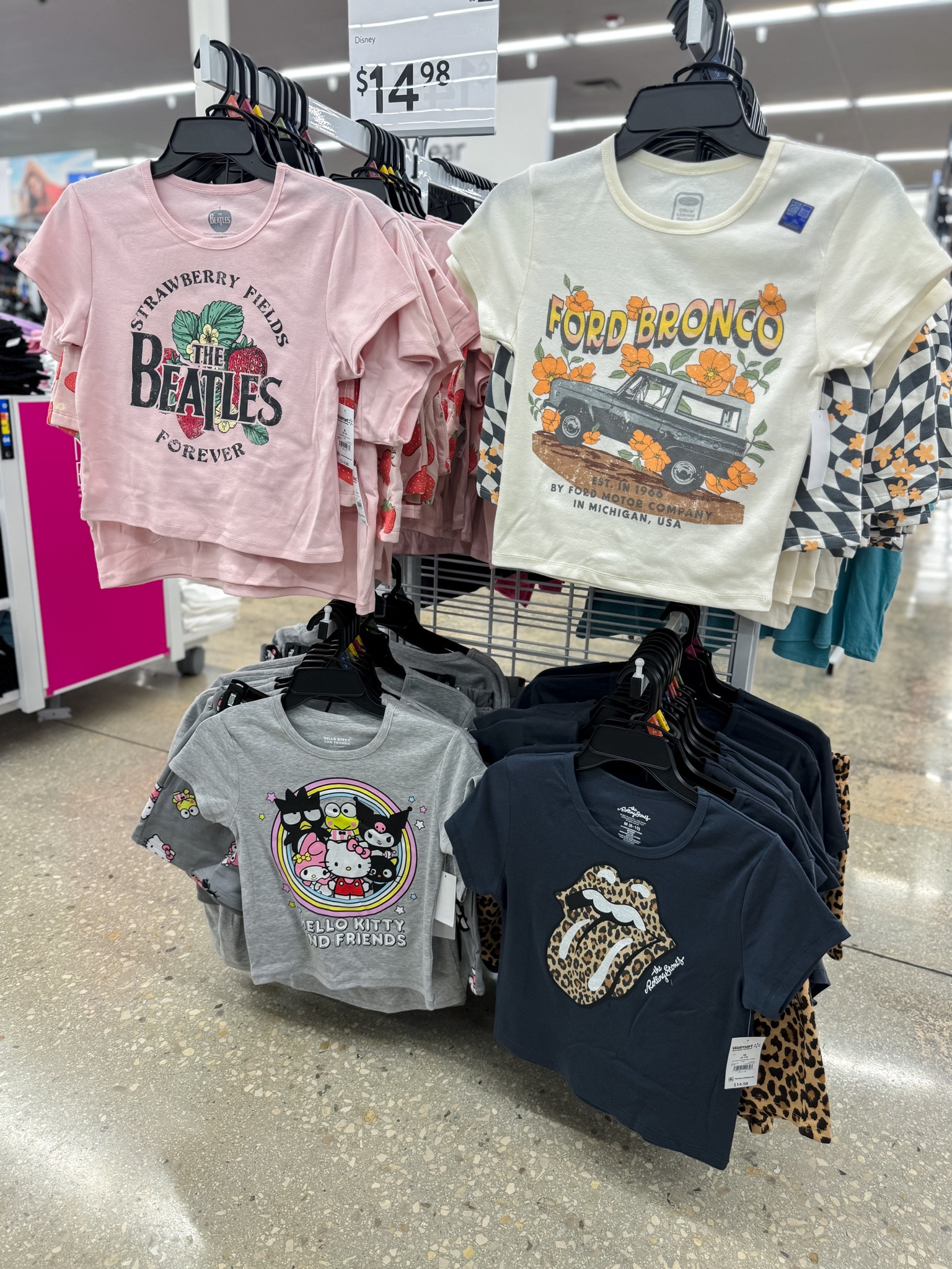 Juniors Graphic T-Shirt and Shorts Set at Walmart

#LTKFindsUnder50 #LTKSeasonal #LTKU