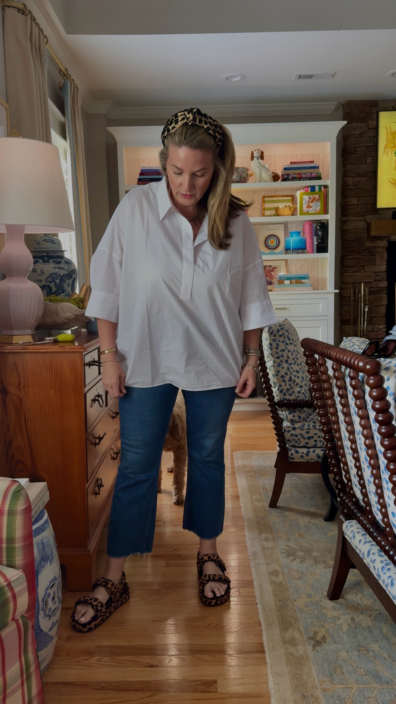 Love this popover top 
Cropped flare jeans 
Tory Burch sandal 
Casual ootd 


#LTKMidsize #LTKOver40