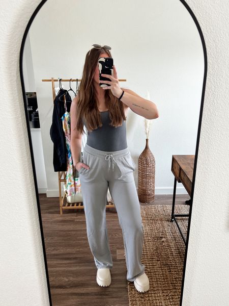 I’m wearing an 8 long in the wide leg sweatpants! 

Travel outfit. Fashion for tall women. Pants for tall women. Tall girl outfits 

#LTKTravel #LTKFindsUnder100 #LTKSeasonal