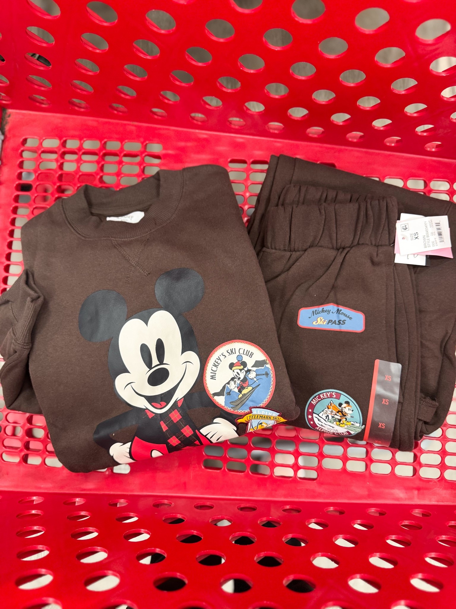 40% off Mickey set



#LTKCyberWeek #LTKSaleAlert