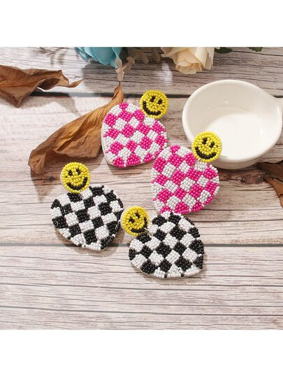 1pair Black & White Checkerboard Pattern Heart Emoji & Rice Bead Earrings | SHEIN