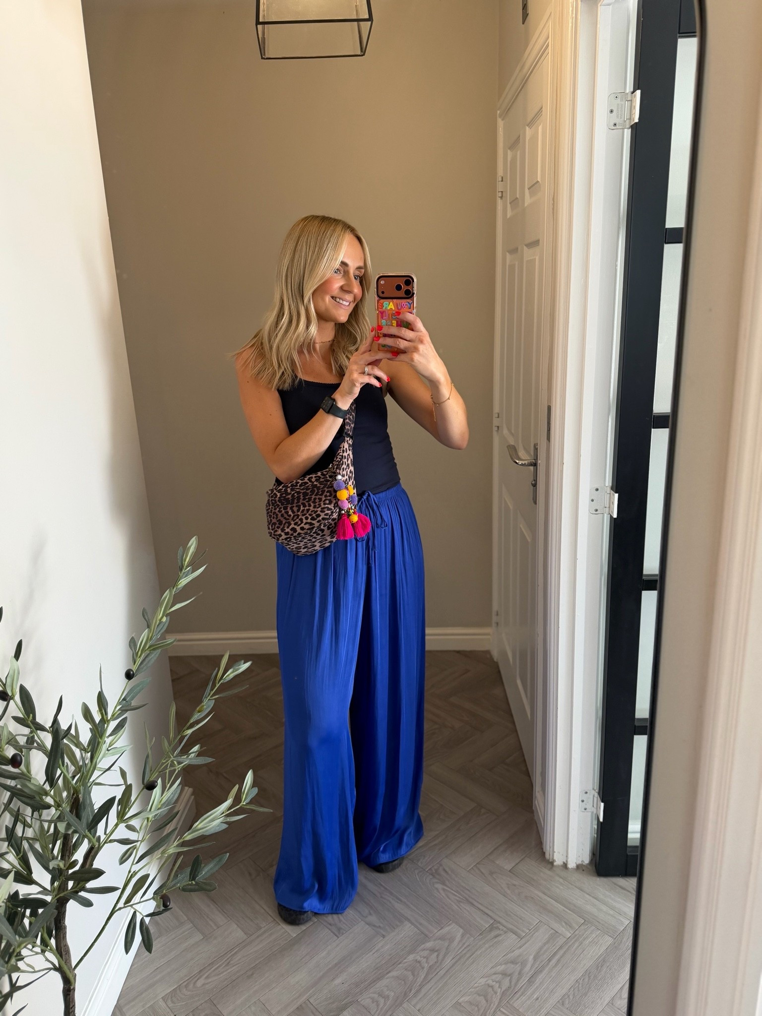 💙⚡️

Trousers Zara x

#LTKFashionMonth #LTKsummer #LTKfestival