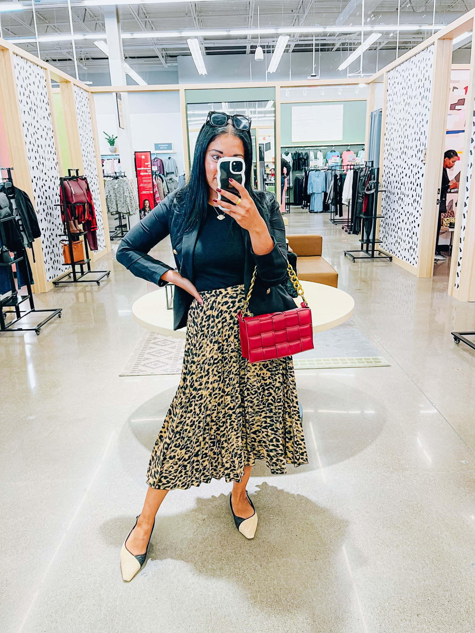 Leopard skirt
Black blazer
Red bag 
Franco sarto shoes 
Fall fashion 

#LTKShoeCrush #LTKSeasonal #LTKItBag