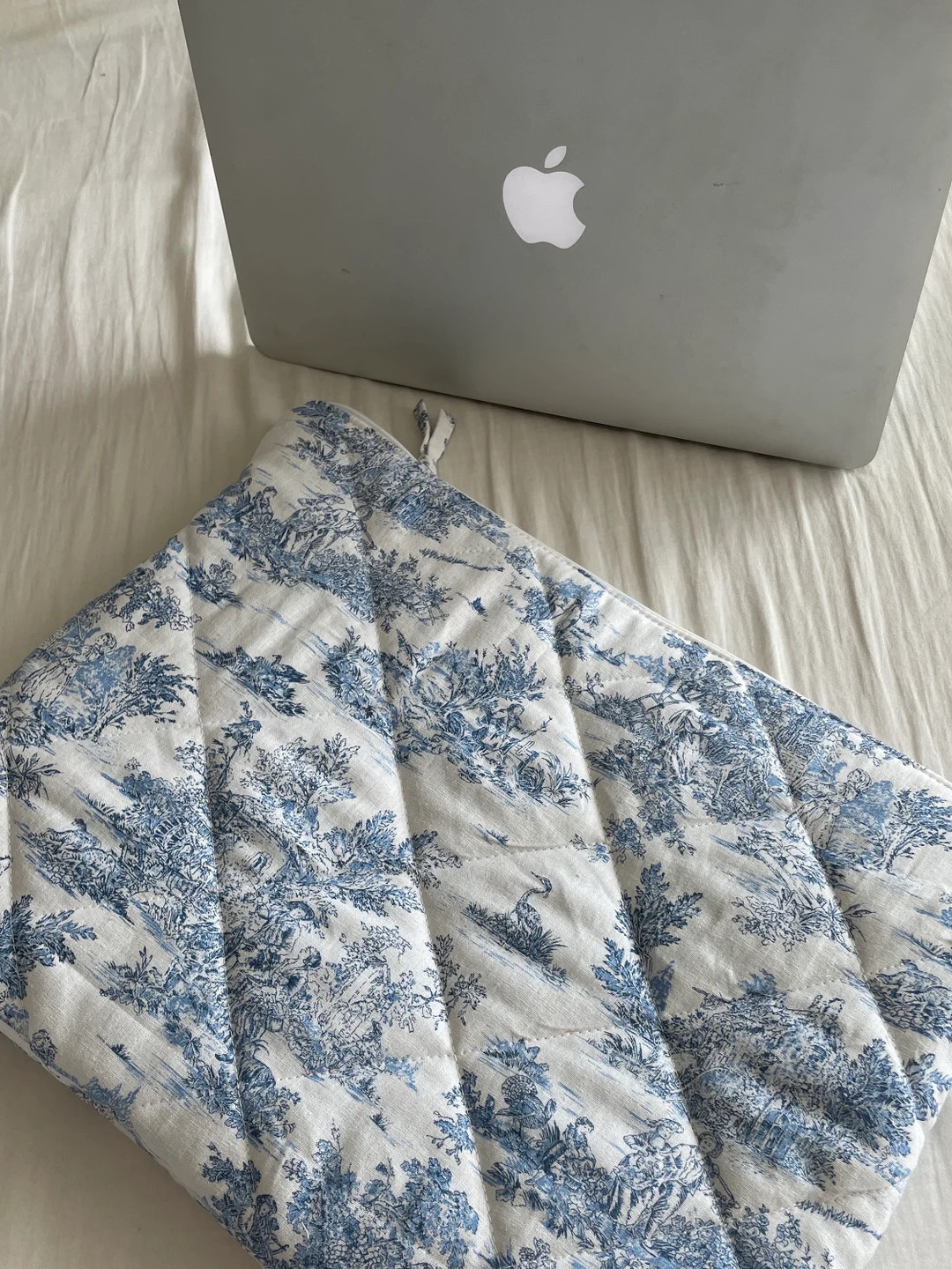 Handmade Quilted Toile De Jouy iPad Laptop Pouch / Quilted Fabric MacBook Pouch /toile Fabric Sle... | Etsy (US)