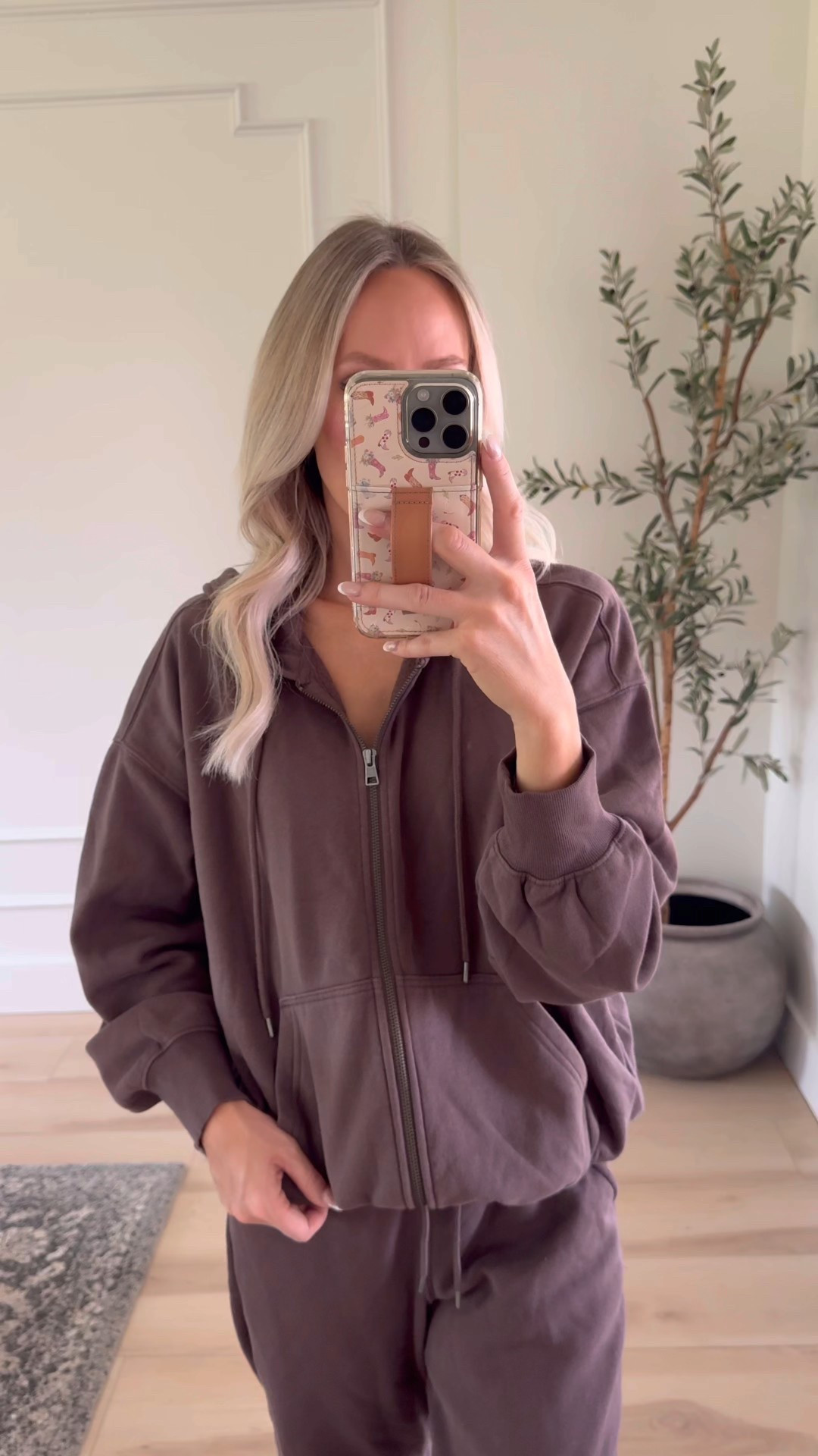 Target Deal Days 
Brown zip up hoodie
Barrel leg sweatpants 
Athletic outfit 
Loungewear 

#LTKSeasonal #LTKStyleTip #LTKSaleAlert