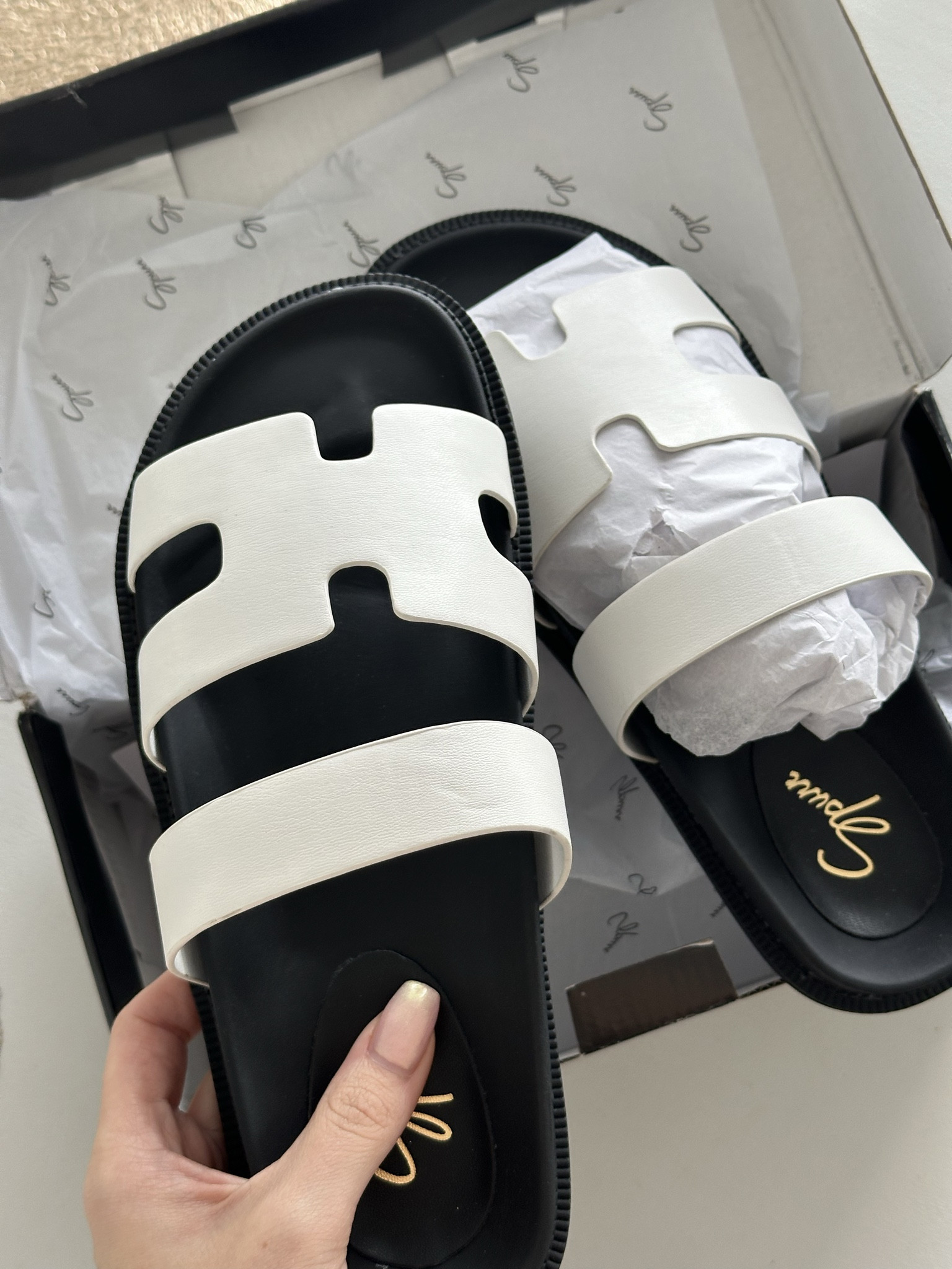 The best hermès chypre sandal dupe!! 

#LTKaustralia #LTKGiftGuide #LTKshoecrush