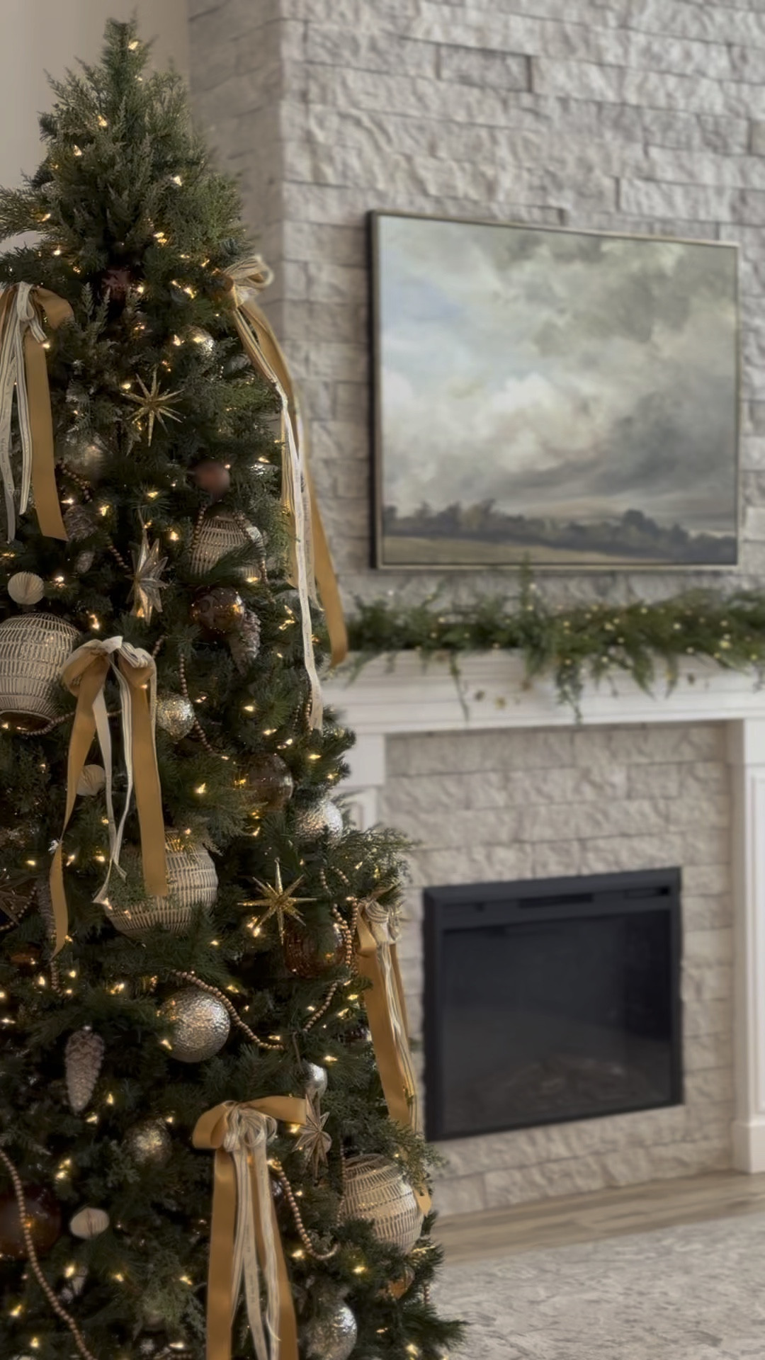 Here is one of three designs I worked on yesterday. This color pallet is so soothing and peaceful to me. Warm golds, silvers and a touch of brown for some contrast and depth. I love working with clients and starting from scratch or working with what they have to create the tree of their dreams.
#dehartdesigns #christmastree #christmastreestyling #christmasdesign


#LTKHome #LTKSeasonal #LTKHoliday