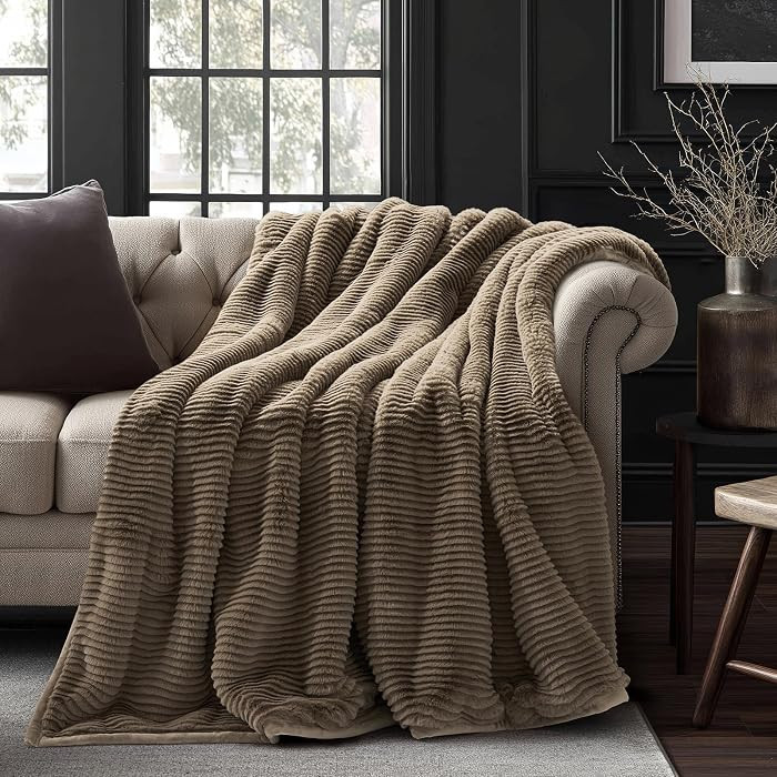 EVERGRACEHOME Faux Rabbit Fur Throw Blanket, 60''x80'', Natural Tan | Amazon (US)