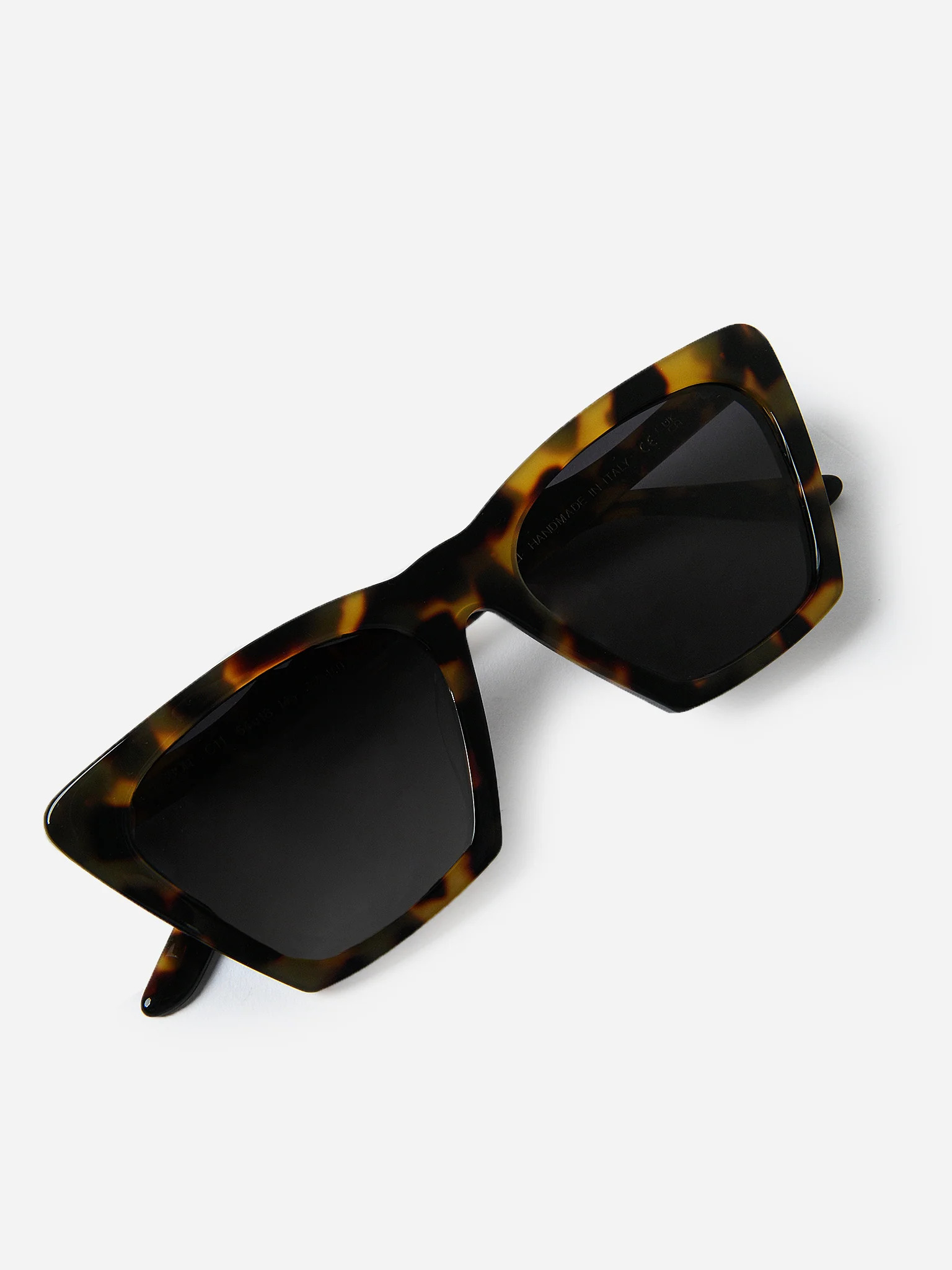 ILLESTEVA
                      
                     Lisbon Sunglasses | Saint Bernard