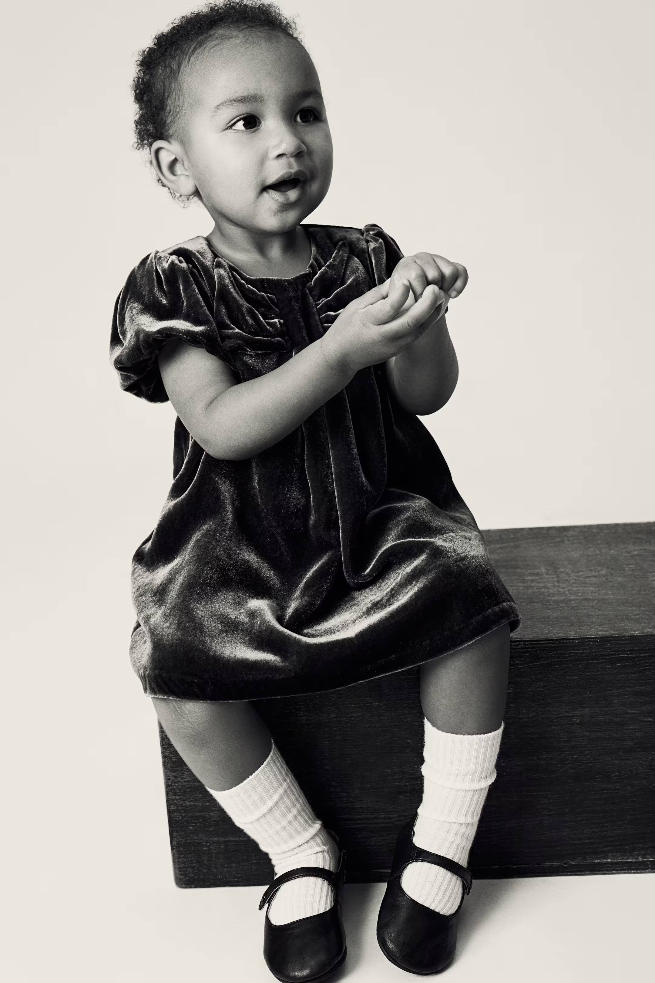 Silk-blend velvet dress | H&M (UK, MY, IN, SG, PH, TW, HK)