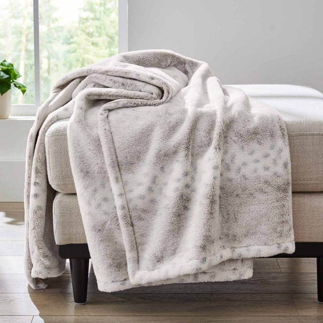 Better Homes & Gardens Snow Leopard Faux Fur Throw, 50"x72" | Walmart (US)