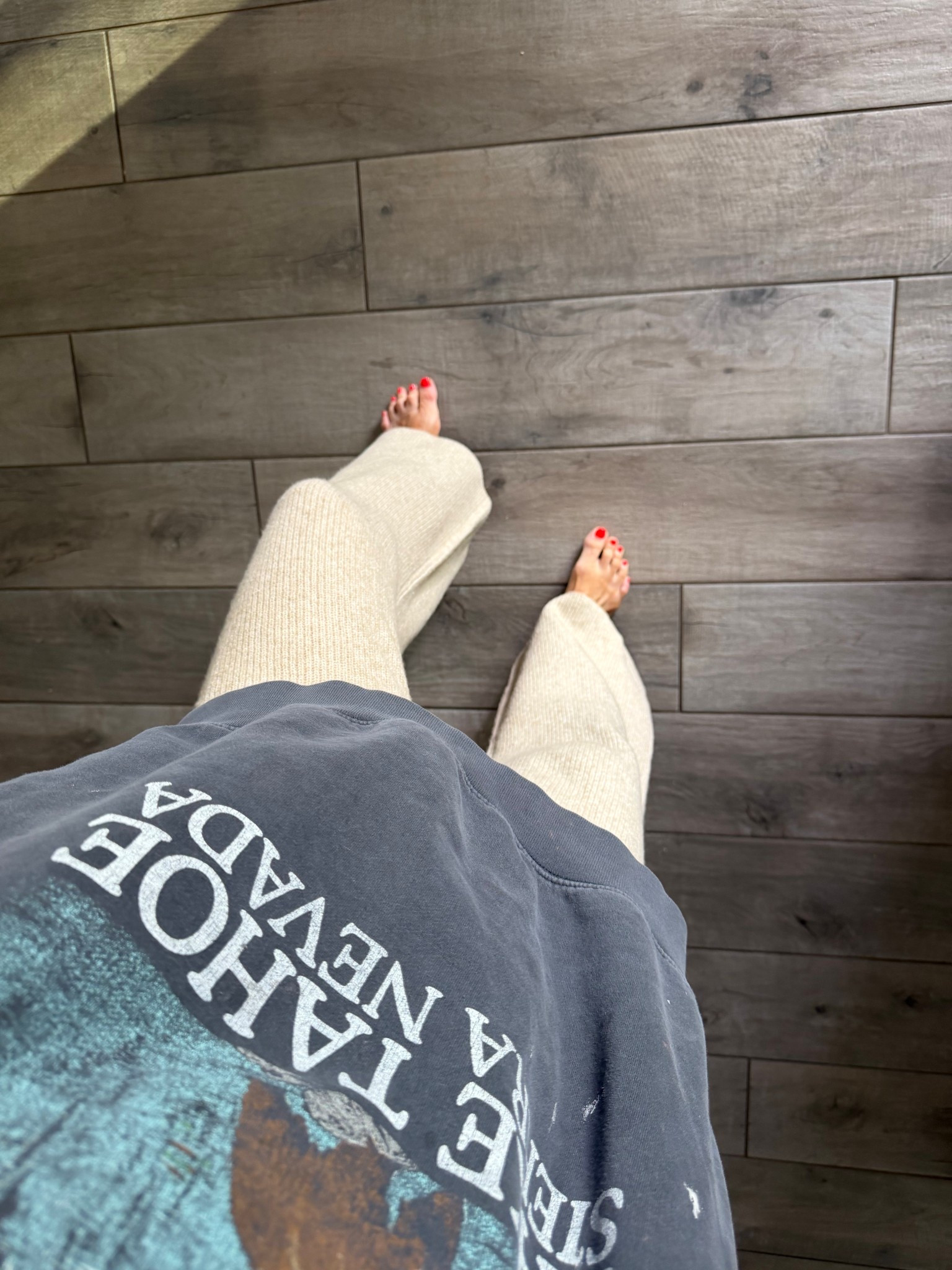 Comfy cozy vibes🫶🏻these pants are SO cozy!!! 

#LTKootd #LTKmomlife #LTKgrwm