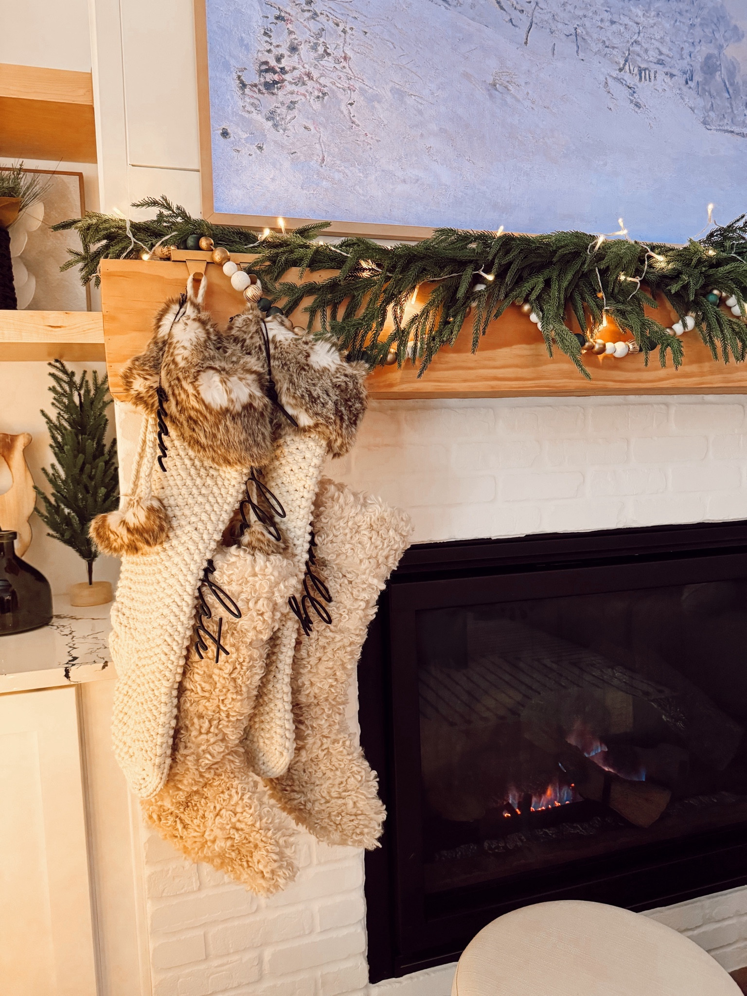 Christmas mantle love!! 🤍

#christmas #mantle #fireplace

#LTKSeasonal #LTKHoliday #LTKhome