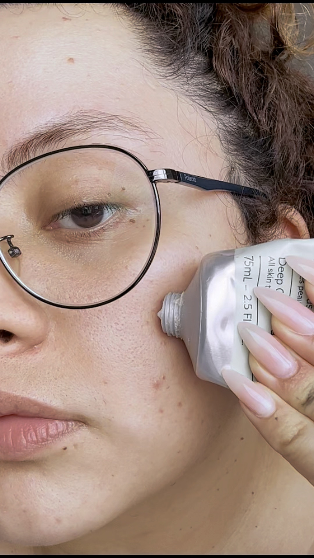 LIMPEZA, TONIFICAÇÃO E HIDRATAÇÃO ✅

Assim tu prepara bem a tua pele pro meio quilo de reboco que vai chegar 🤣

“Só tenho como limpar a pele Lud”
Um sabonete em barra neutro e um hidratante de rosto já resolvem teu problema!! Depois é só passar o primer e focar na tua make bafo.

#skincare #skincarebrasil #LTKhidrataçao #hidratantepele #primer #primermaquiagem #LTKsicancare #tônicorosto #produtoscreamy #creamybrasil
#produtossephora #sephorapele 

#LTKbrasil #LTKbeauty