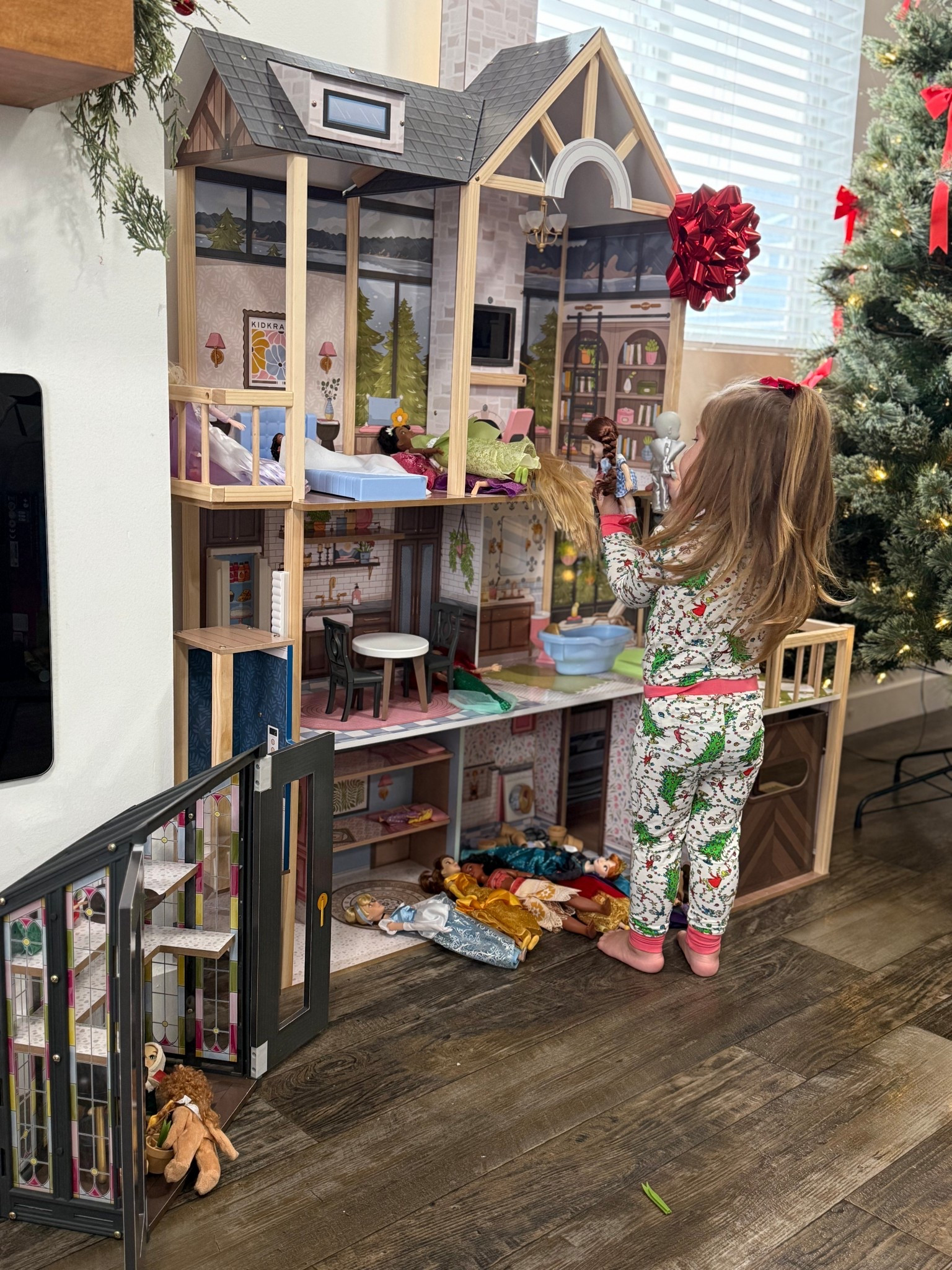 Just a girl & her dollhouse 🎀

#LTKmomlife #LTKKids