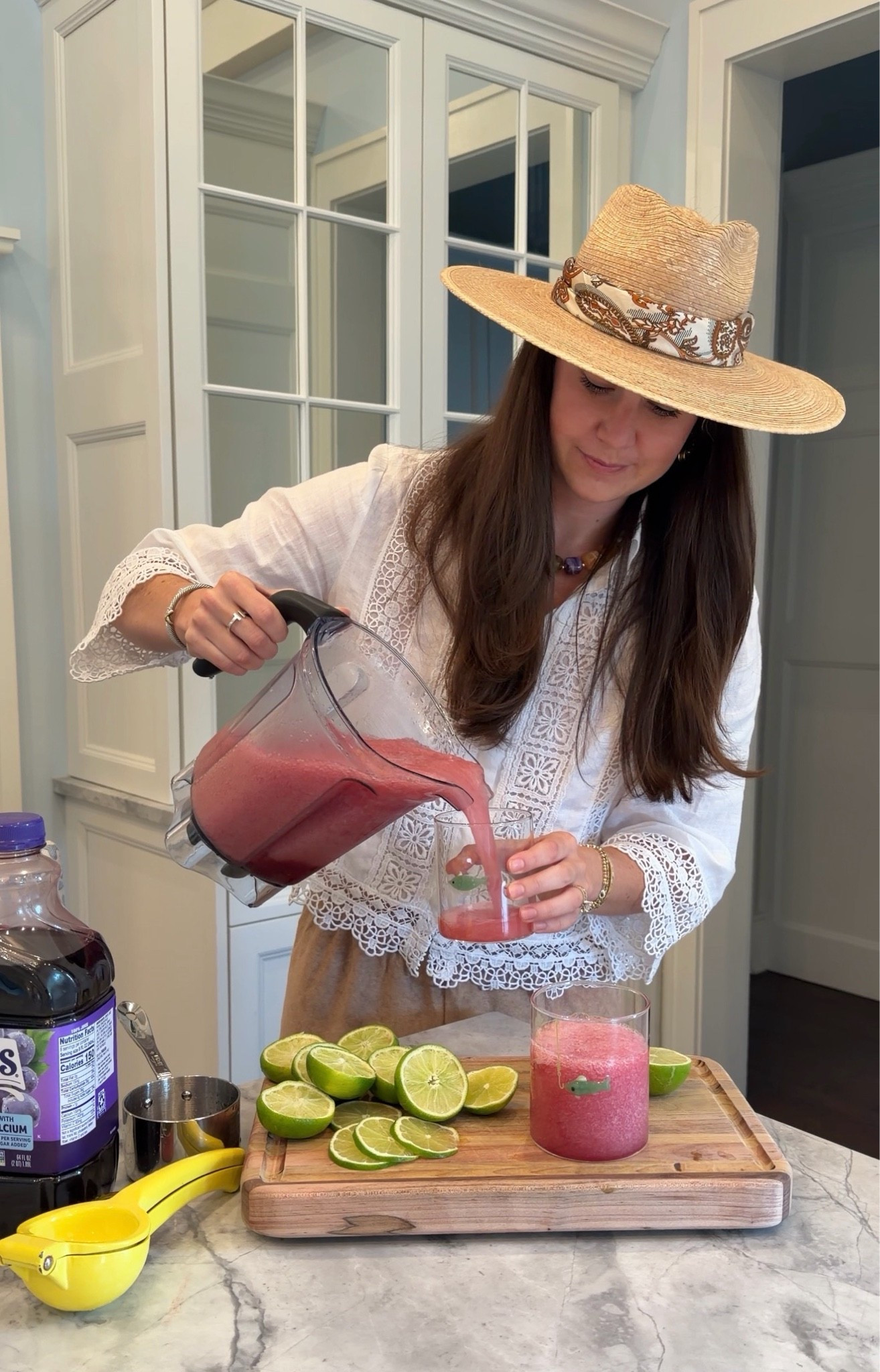 recipe !!! 1 part grape juice, 2 parts vodka, 4 parts ginger ale !! Optional squeeze of a few limes !! 🍋‍🟩