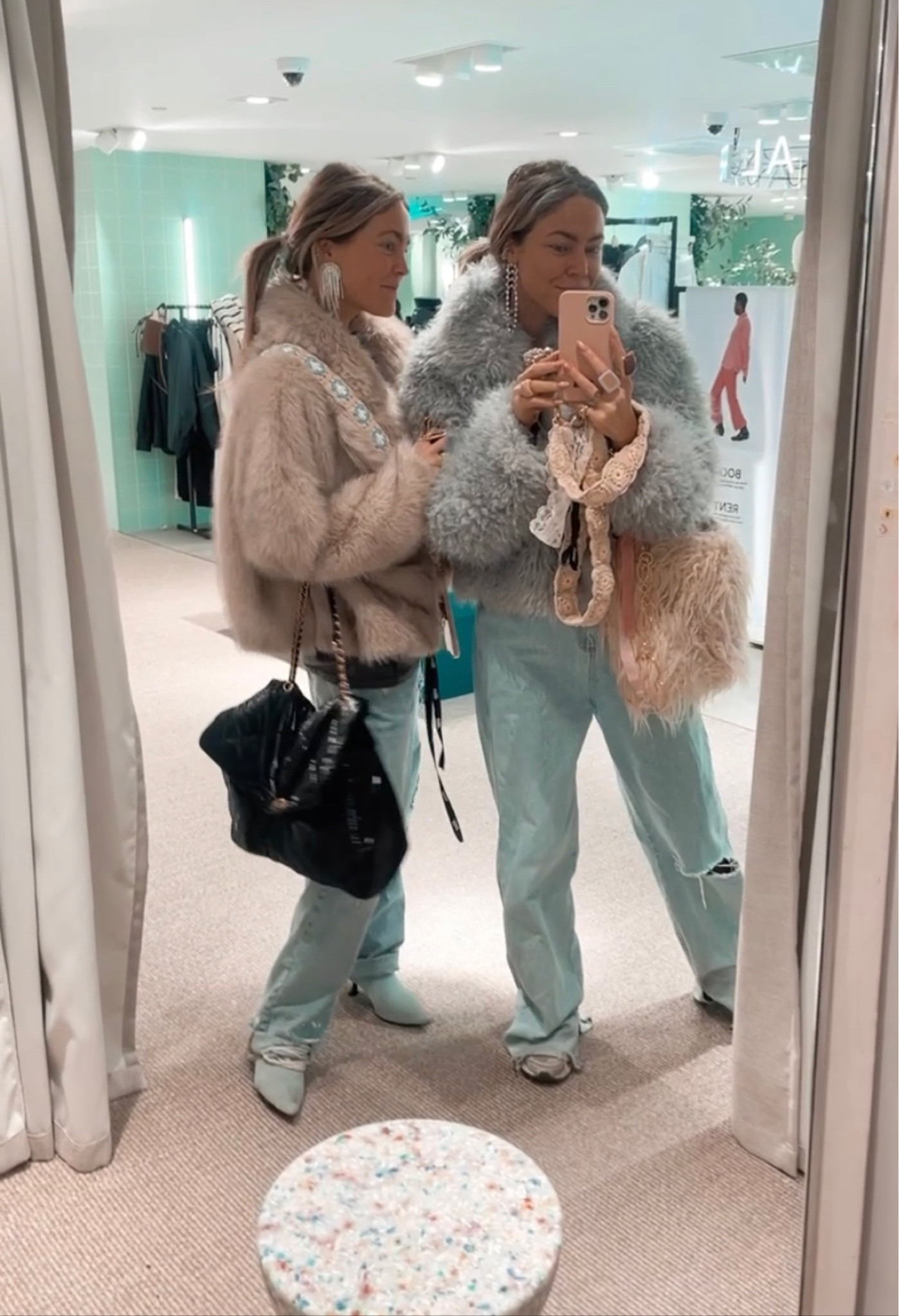 Style of this Sunday. Linked below our fashion pieces so you can recreate our look. 

Phone crochet accessories @prettypiecesbysiss 



#LTKSeasonal #LTKMostLoved #LTKitbag